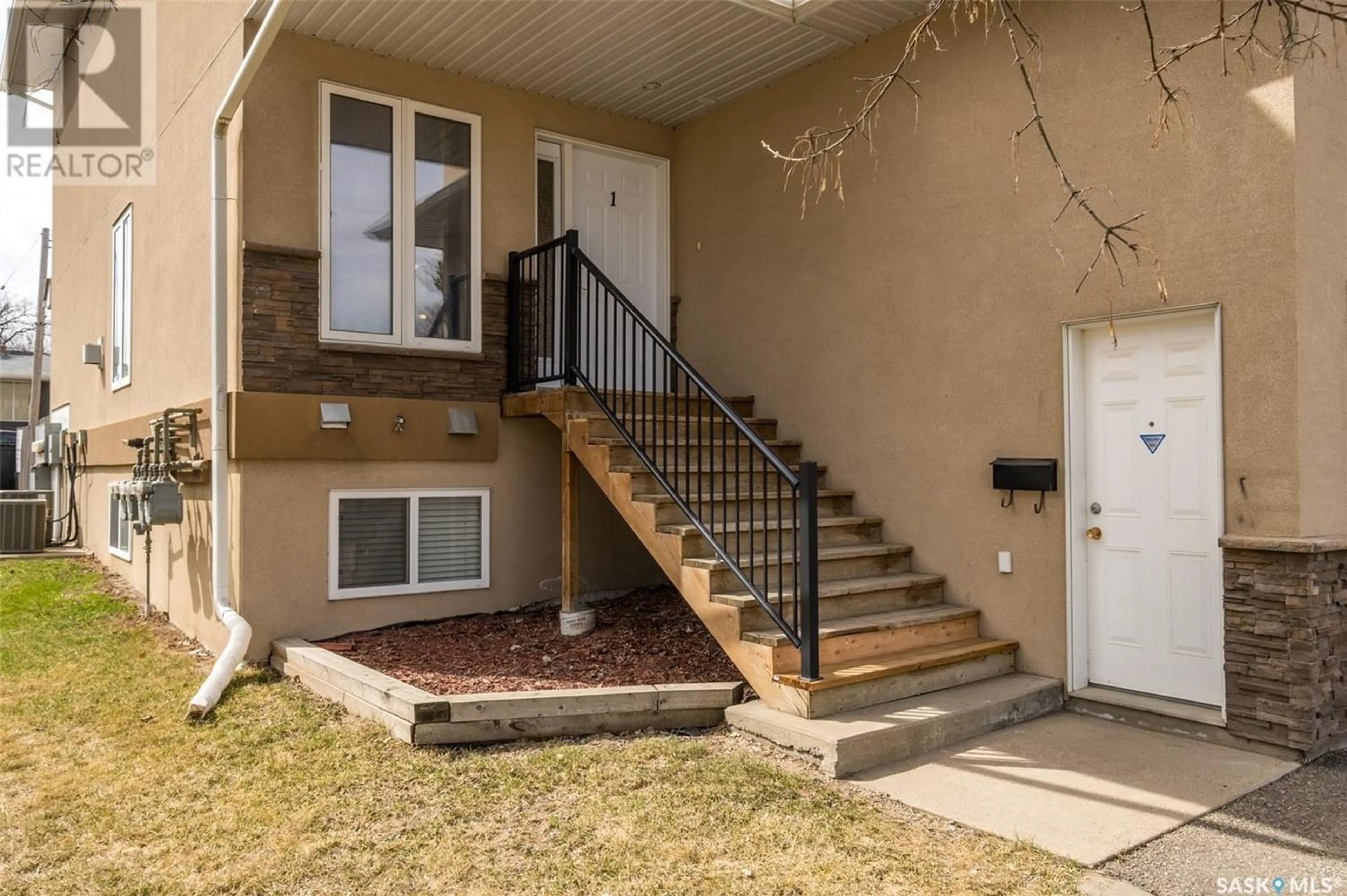 A pic from exterior of the house or condo for 1 211 20th STREET W, Prince Albert Saskatchewan S6V4G5