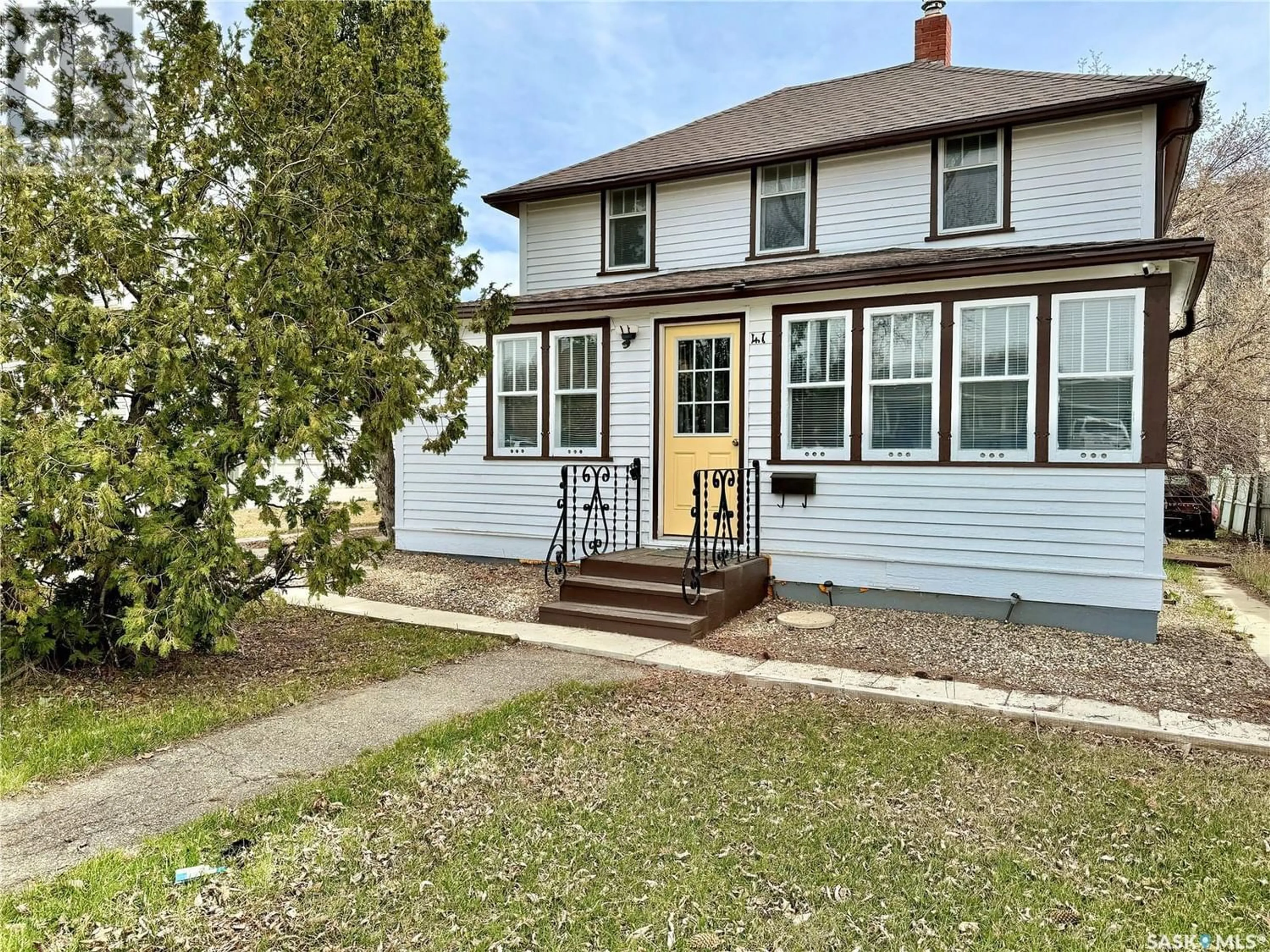Frontside or backside of a home for 41 6th AVENUE N, Yorkton Saskatchewan S3N0X5