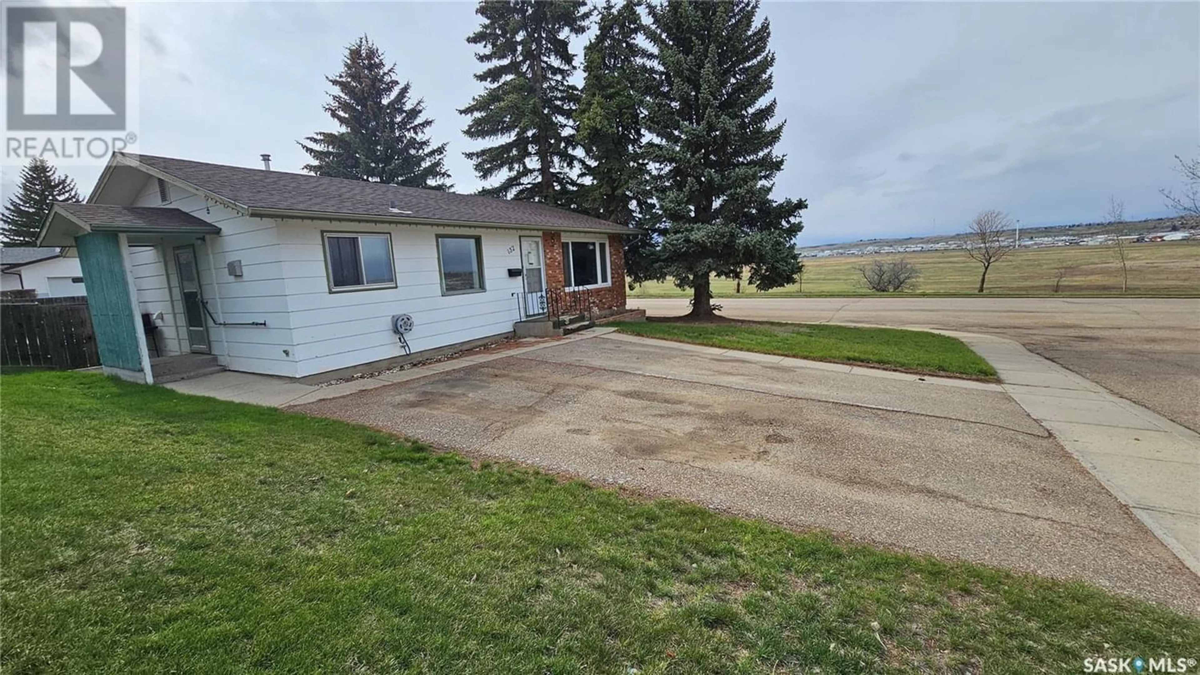 Frontside or backside of a home for 132 Haw PLACE, Swift Current Saskatchewan S9H4B7