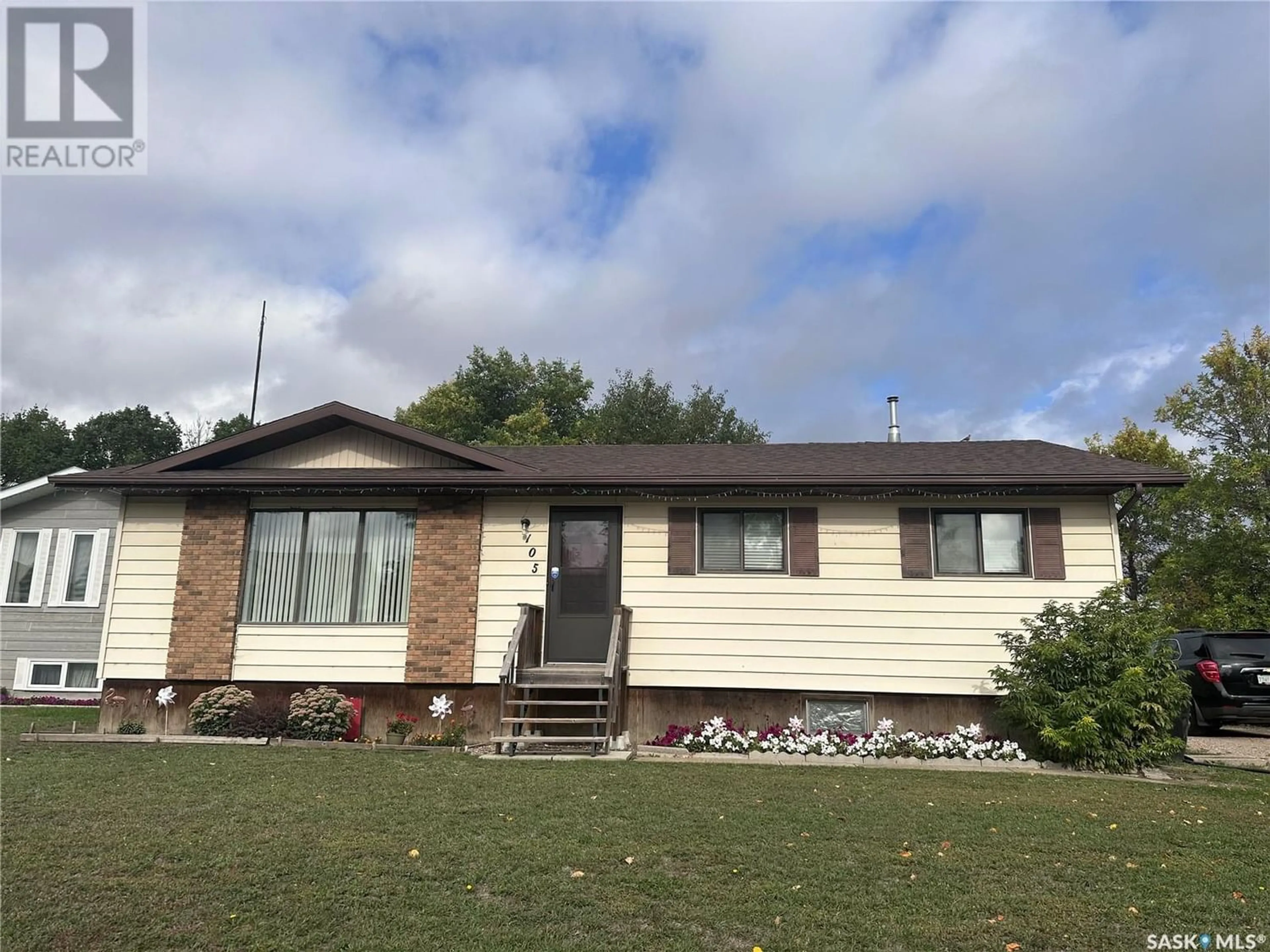 Frontside or backside of a home for 105 2nd AVENUE E, Lampman Saskatchewan S0C1N0