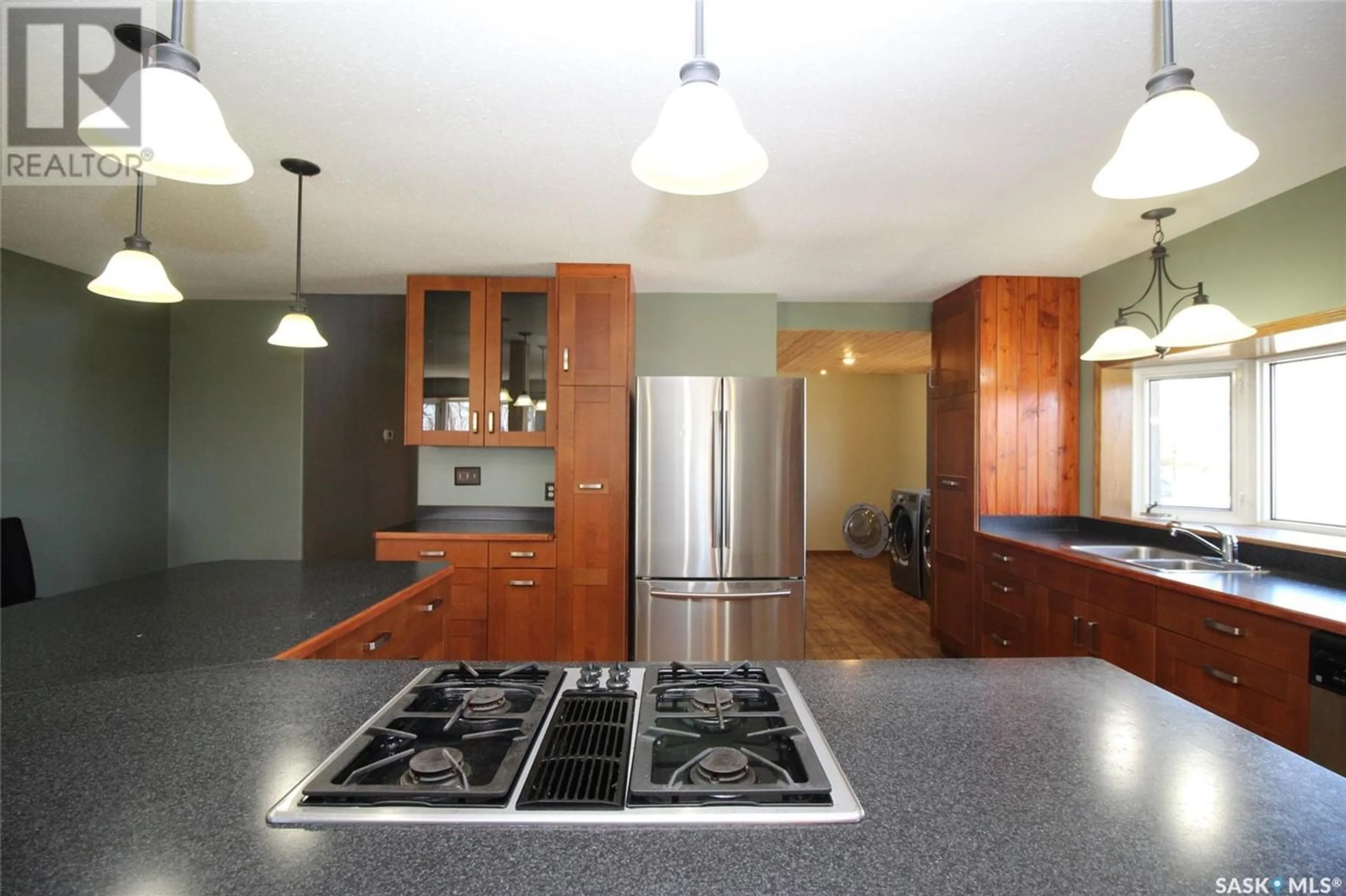 Contemporary kitchen for SW 14-1-18 W3, Lone Tree Rm No. 18 Saskatchewan S0N0N0