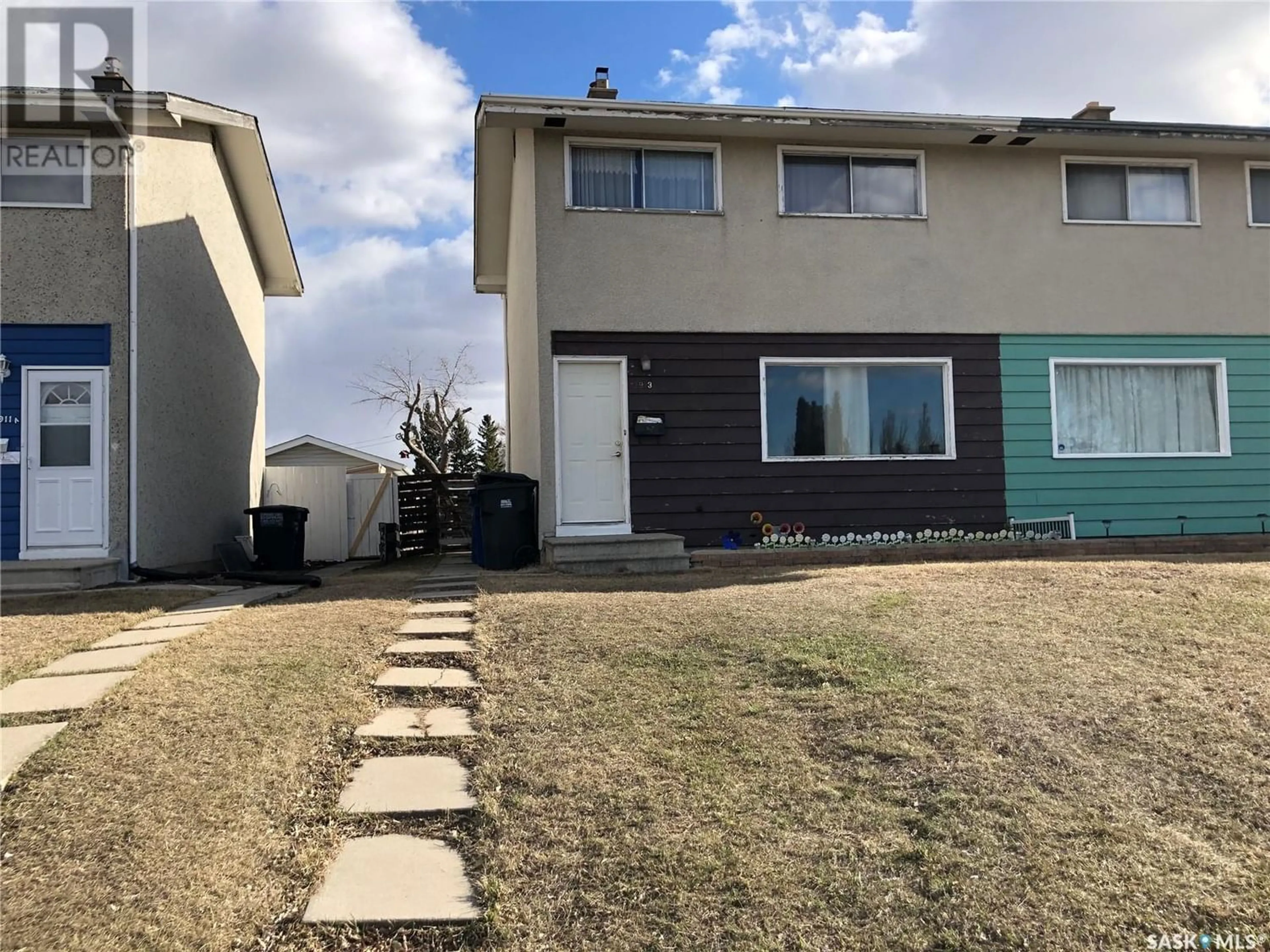 A pic from exterior of the house or condo for 2913 33rd STREET W, Saskatoon Saskatchewan S7L0X8