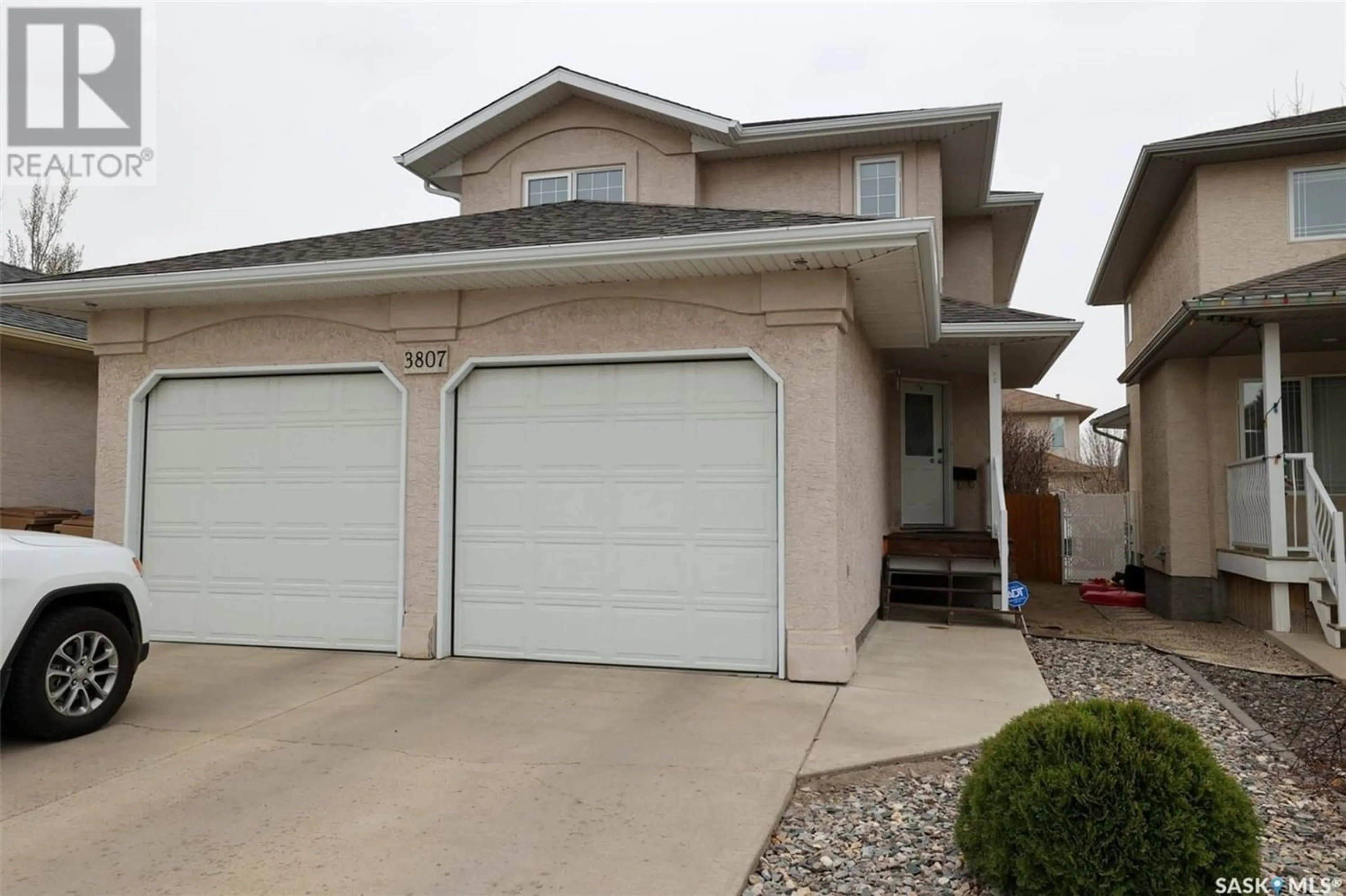 Frontside or backside of a home for 3807 Nottingham CRESCENT E, Regina Saskatchewan S4V3A5