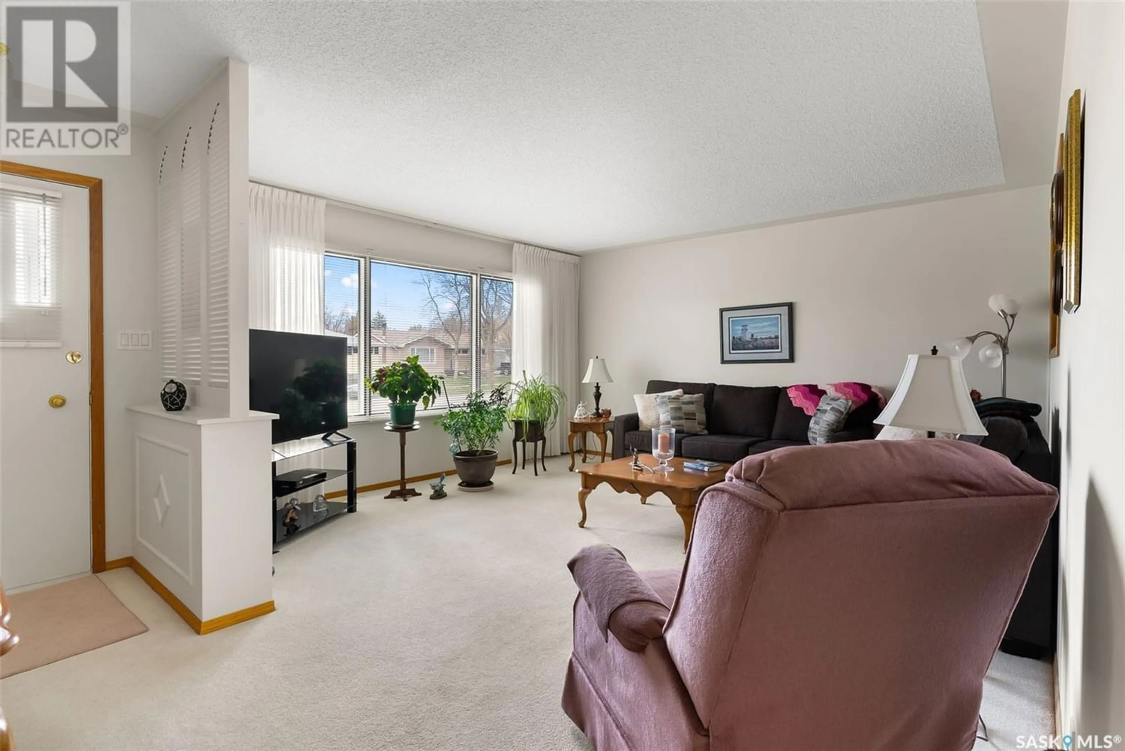 Living room for 4343 England ROAD, Regina Saskatchewan S4R4P2