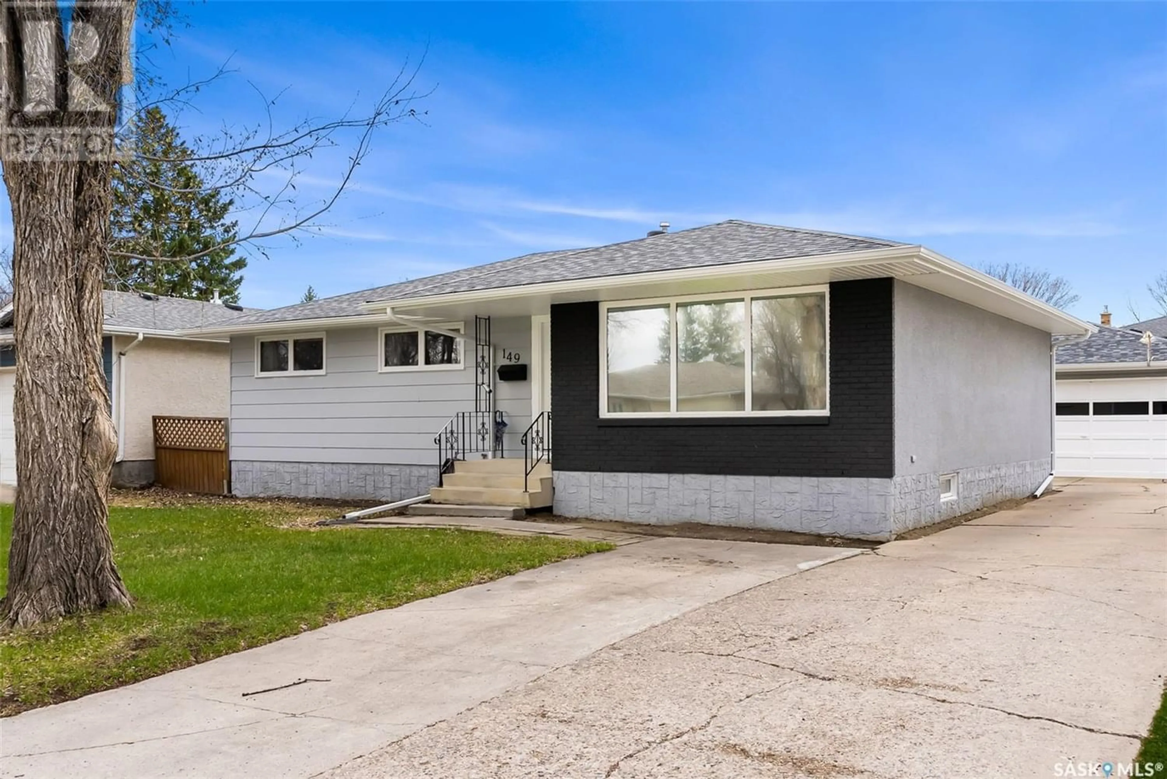 Frontside or backside of a home for 149 Tremaine AVENUE, Regina Saskatchewan S4R6H8