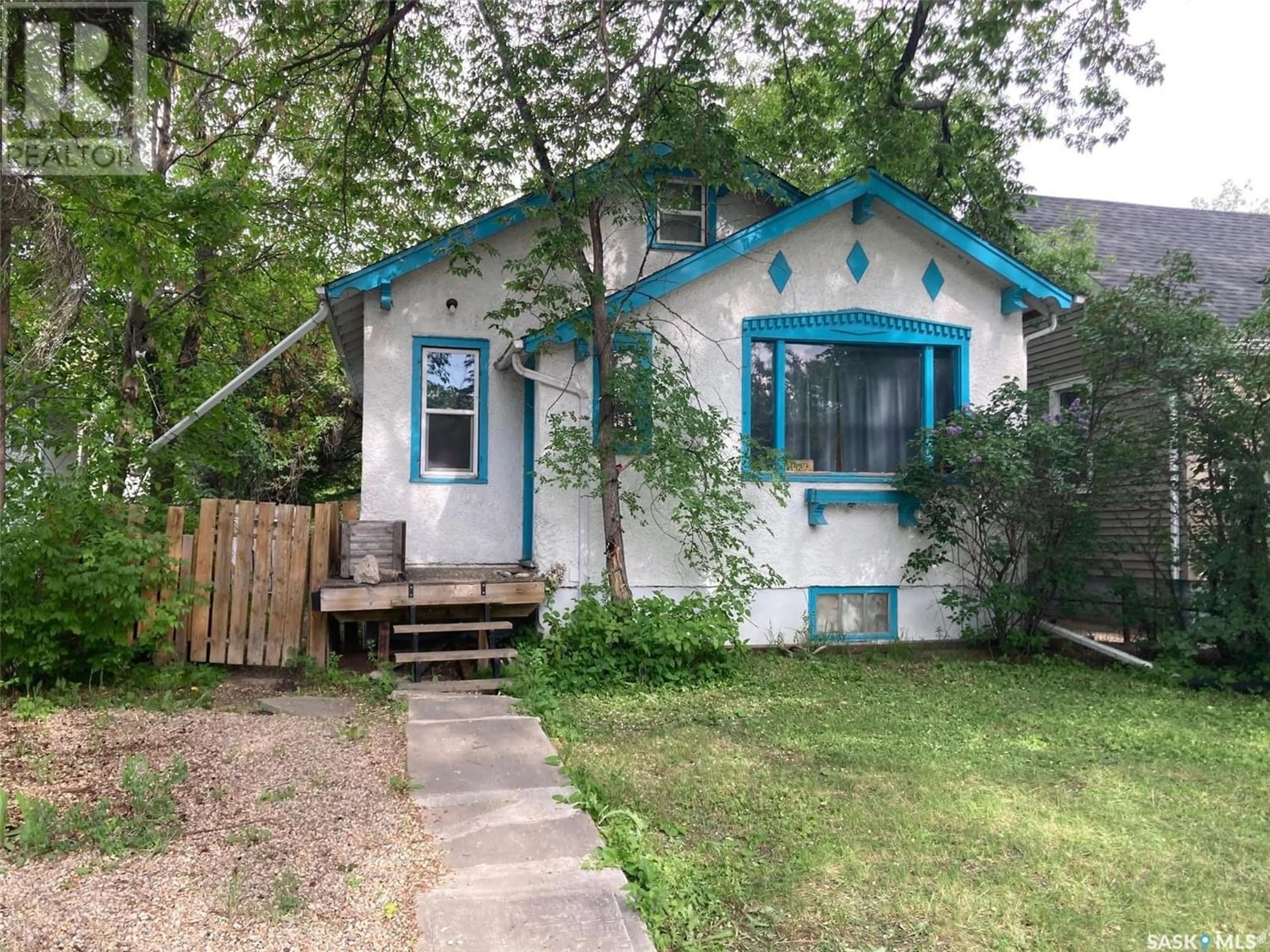 Cottage for 1429 McTavish STREET, Regina Saskatchewan S4T3W3