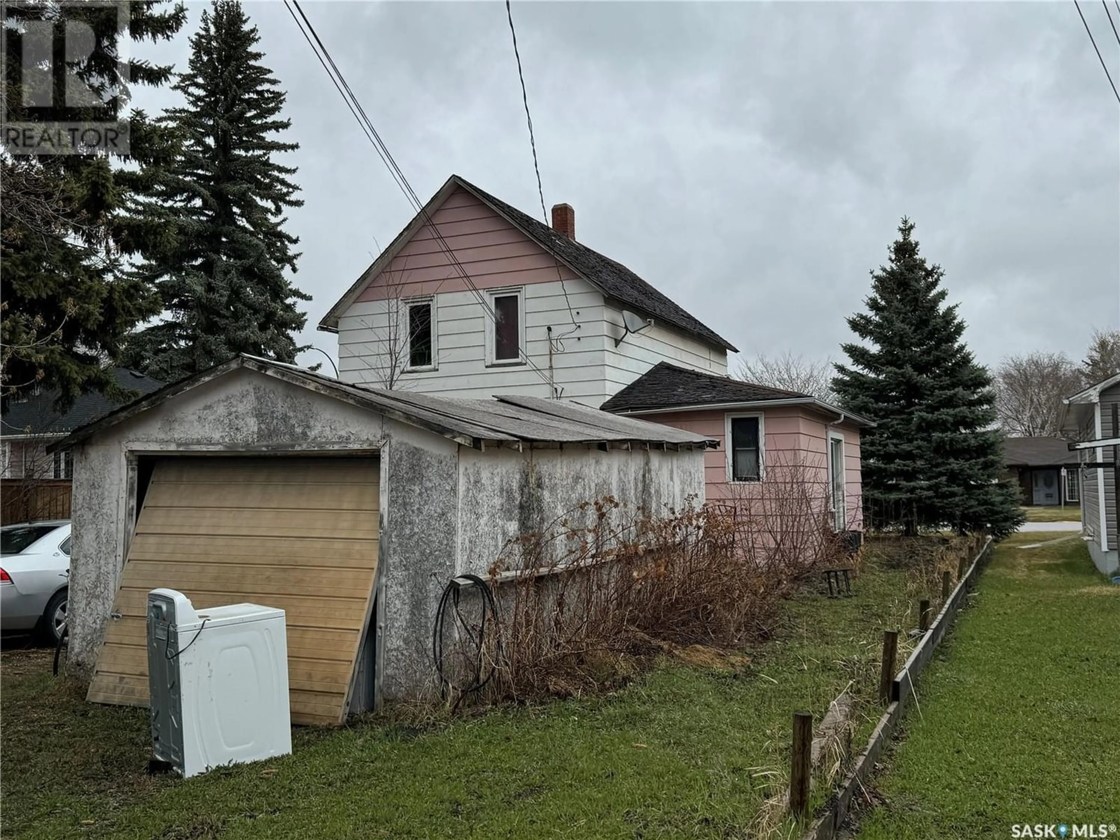 Frontside or backside of a home for 817 8th STREET, Humboldt Saskatchewan S0K2A0