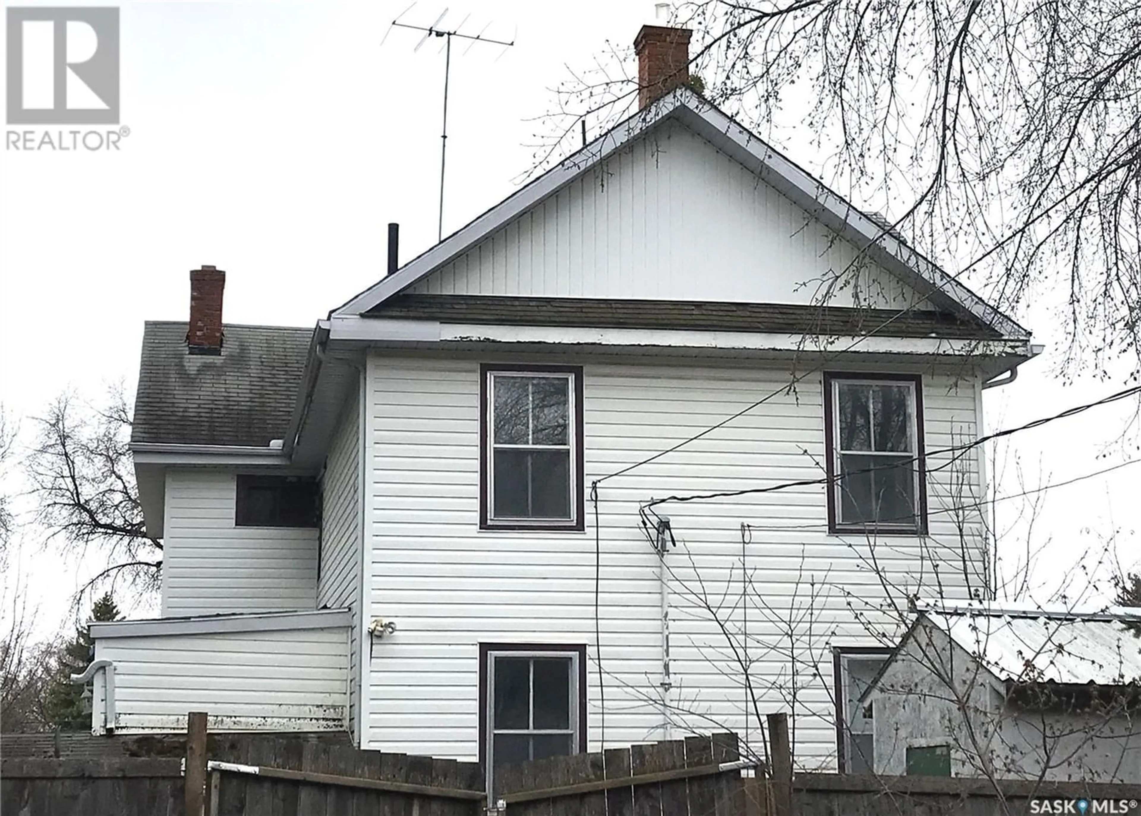 Frontside or backside of a home for 210 Crawford AVENUE E, Melfort Saskatchewan S0E1A0