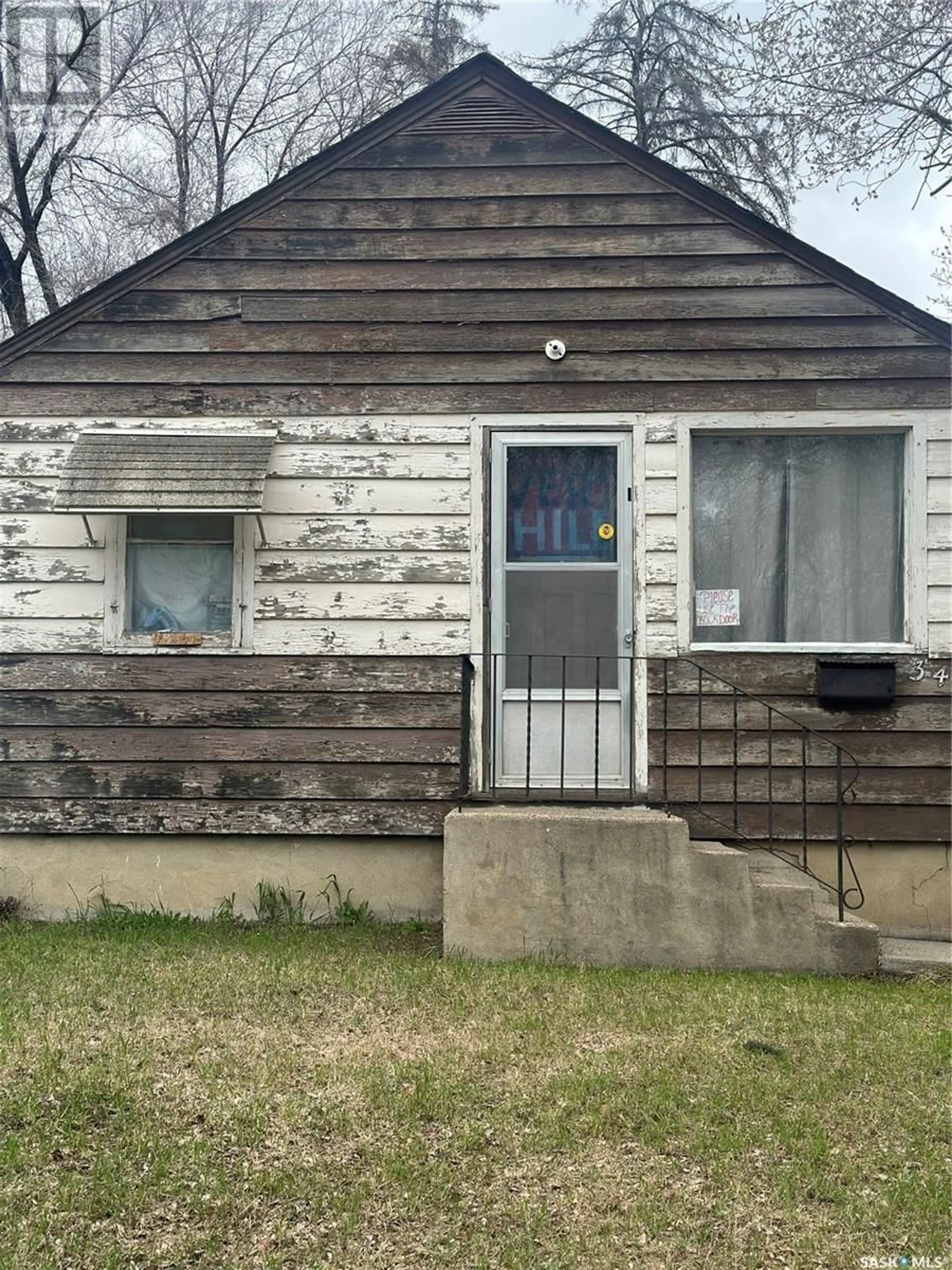 Frontside or backside of a home for 342 Montreal AVENUE S, Saskatoon Saskatchewan S7M3L1