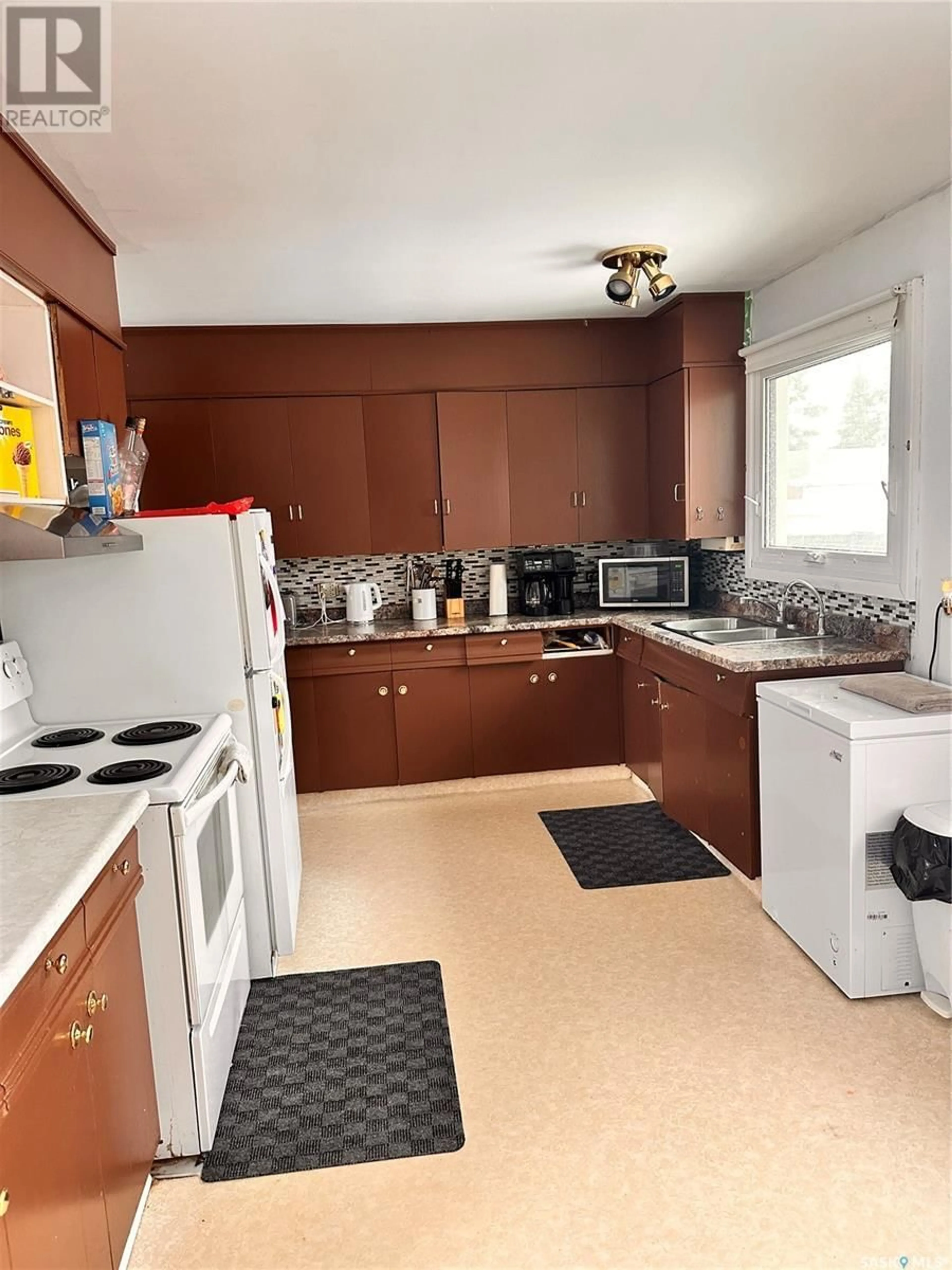 Standard kitchen for 39 3rd AVENUE NW, Preeceville Saskatchewan S0A3B0
