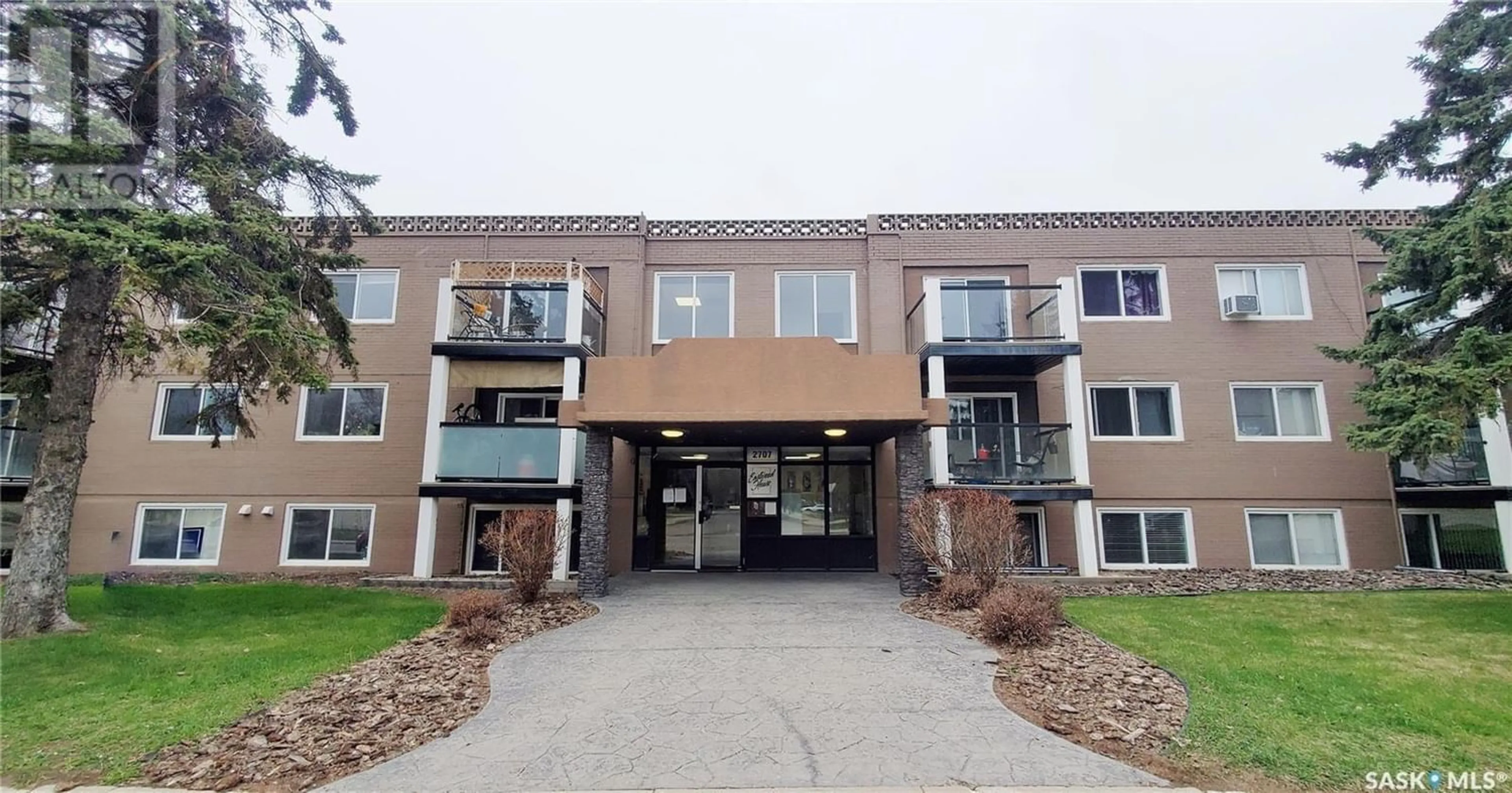 A pic from exterior of the house or condo for 6 2707 7th STREET E, Saskatoon Saskatchewan S7H1A7