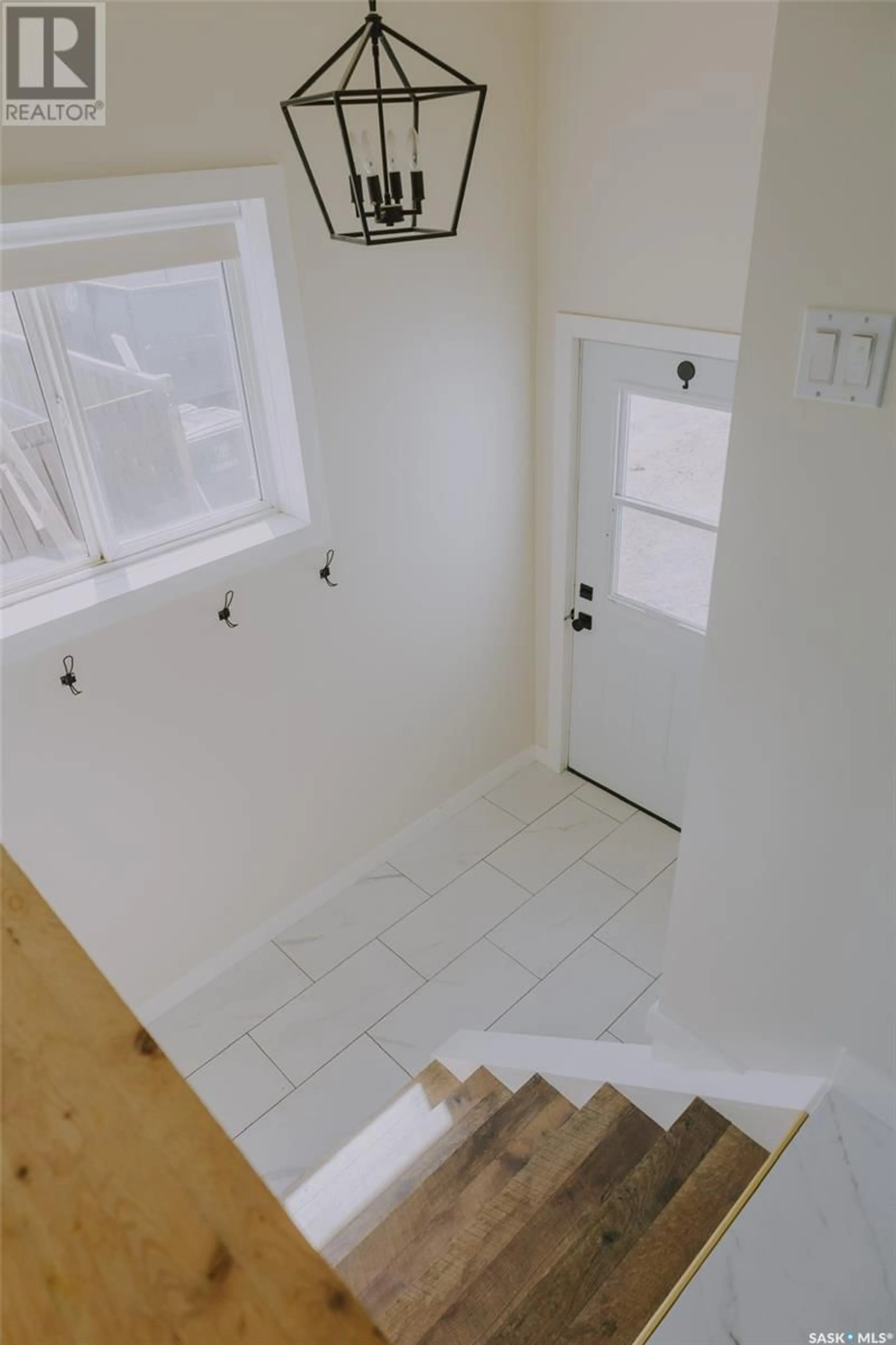 Indoor entryway for 309 McKenzie STREET N, Outlook Saskatchewan S0L2N0