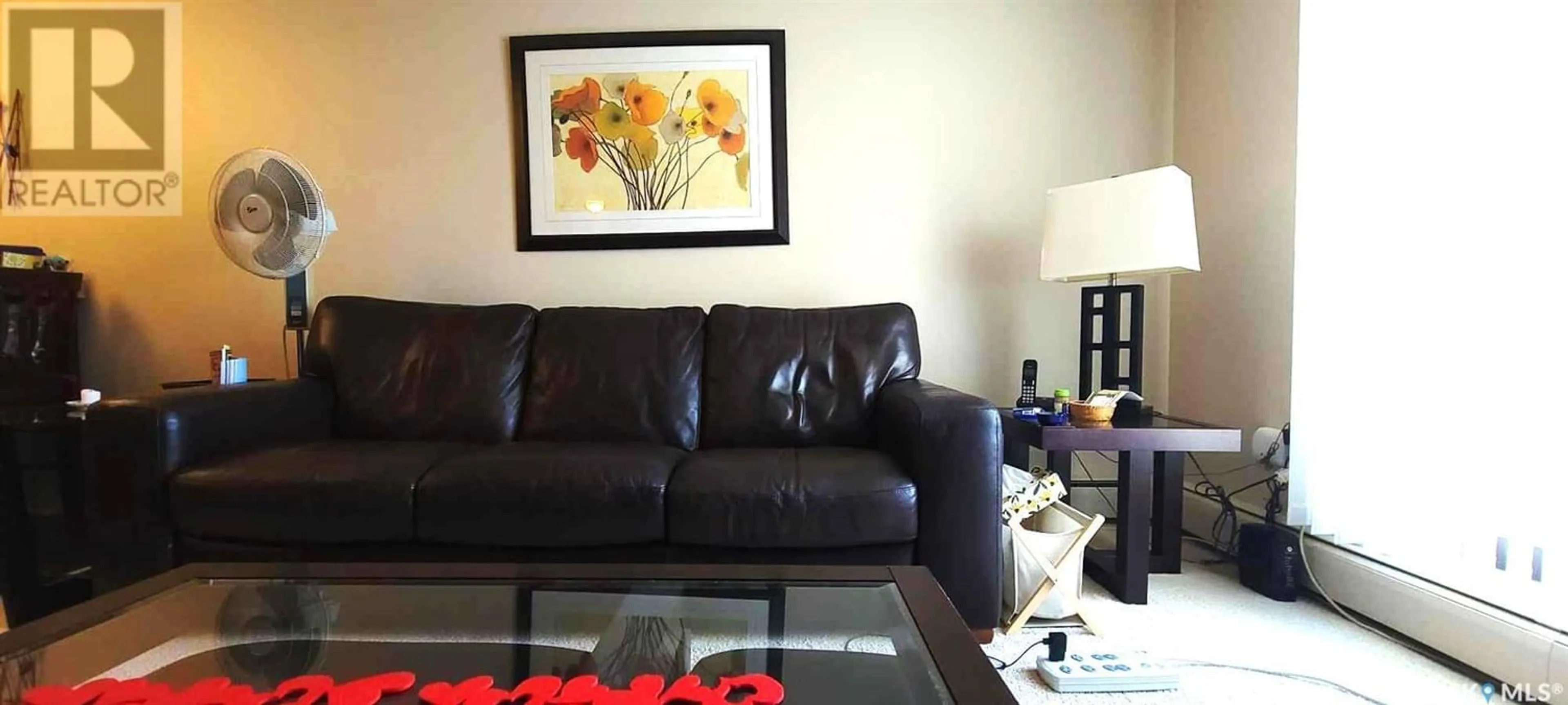 Living room for 303 258 Pinehouse PLACE, Saskatoon Saskatchewan S7K4X1