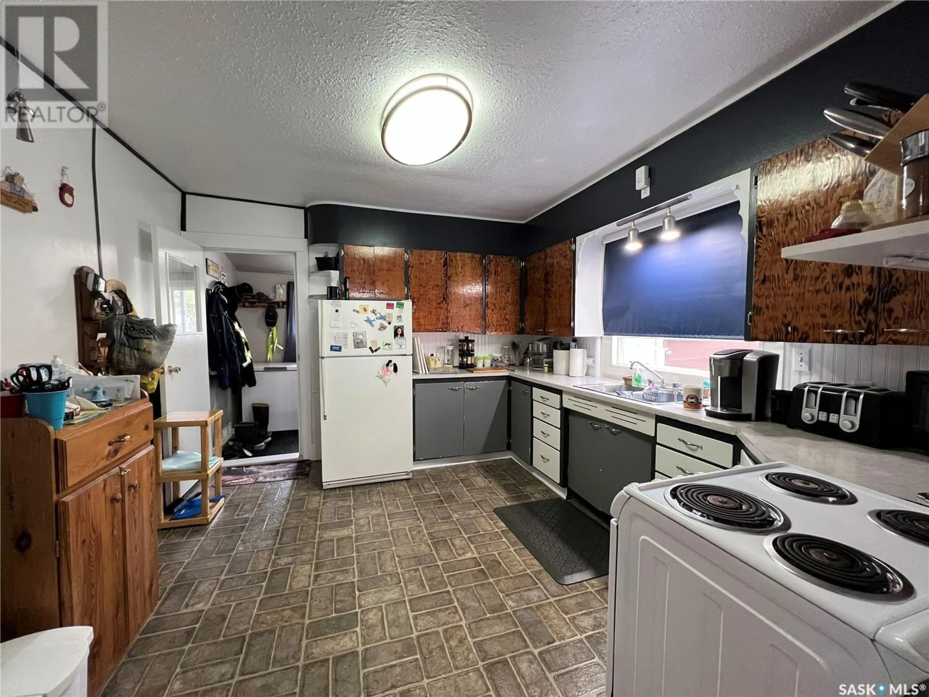 Kitchen for 104 2nd STREET E, Meadow Lake Saskatchewan S9X1G4