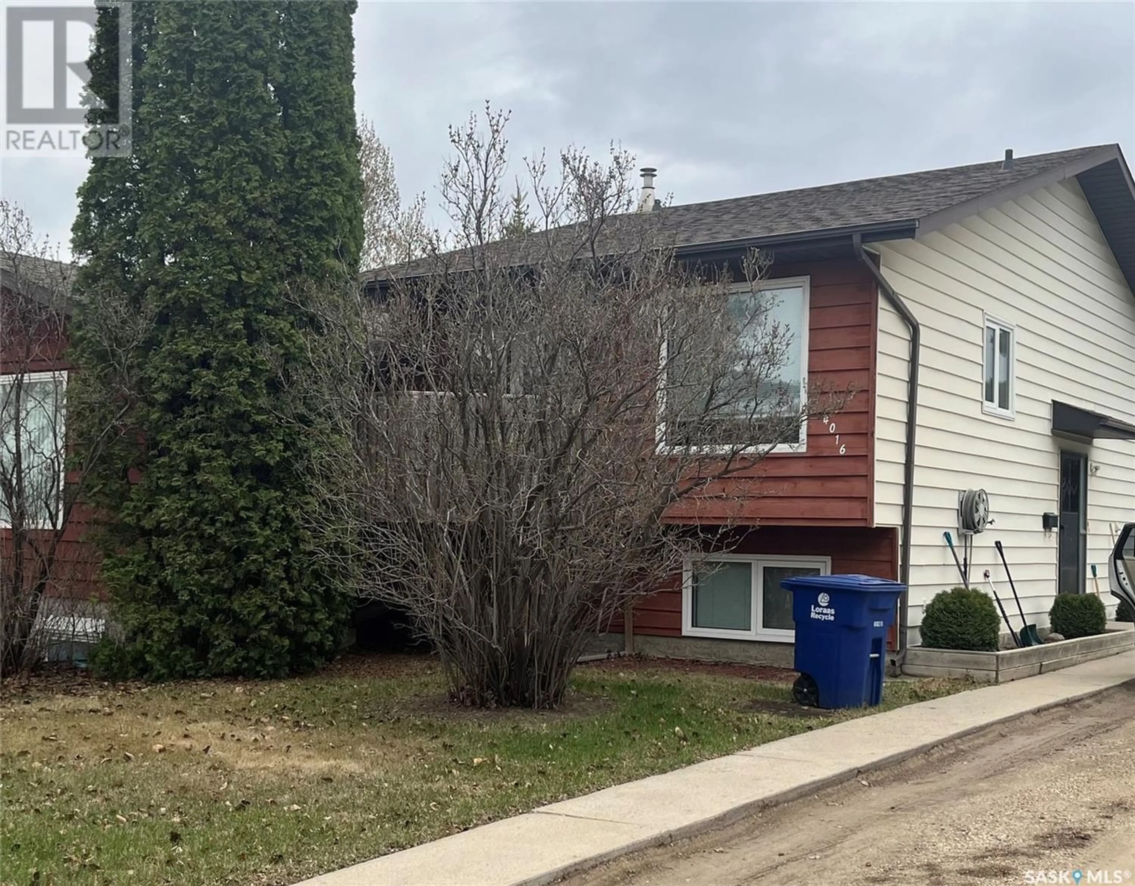 Frontside or backside of a home for 4016 Taylor STREET E, Saskatoon Saskatchewan S7H5J5