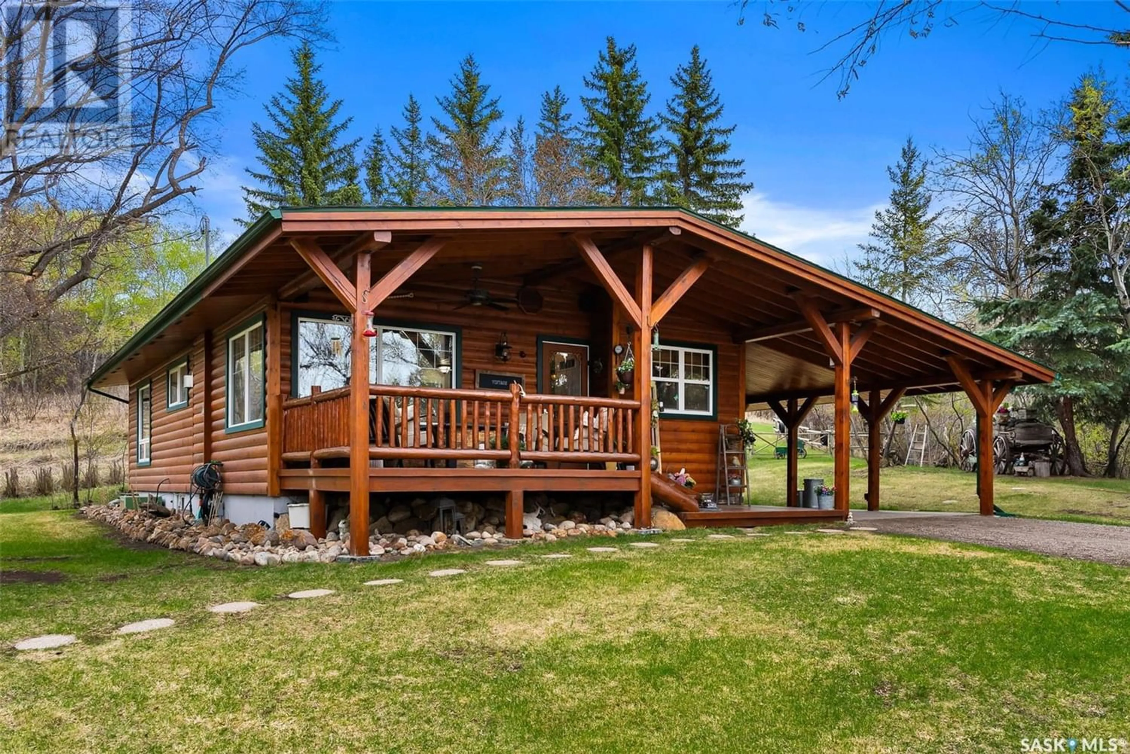Cottage for 105 Maple BAY, Lumsden Saskatchewan S0G3C0