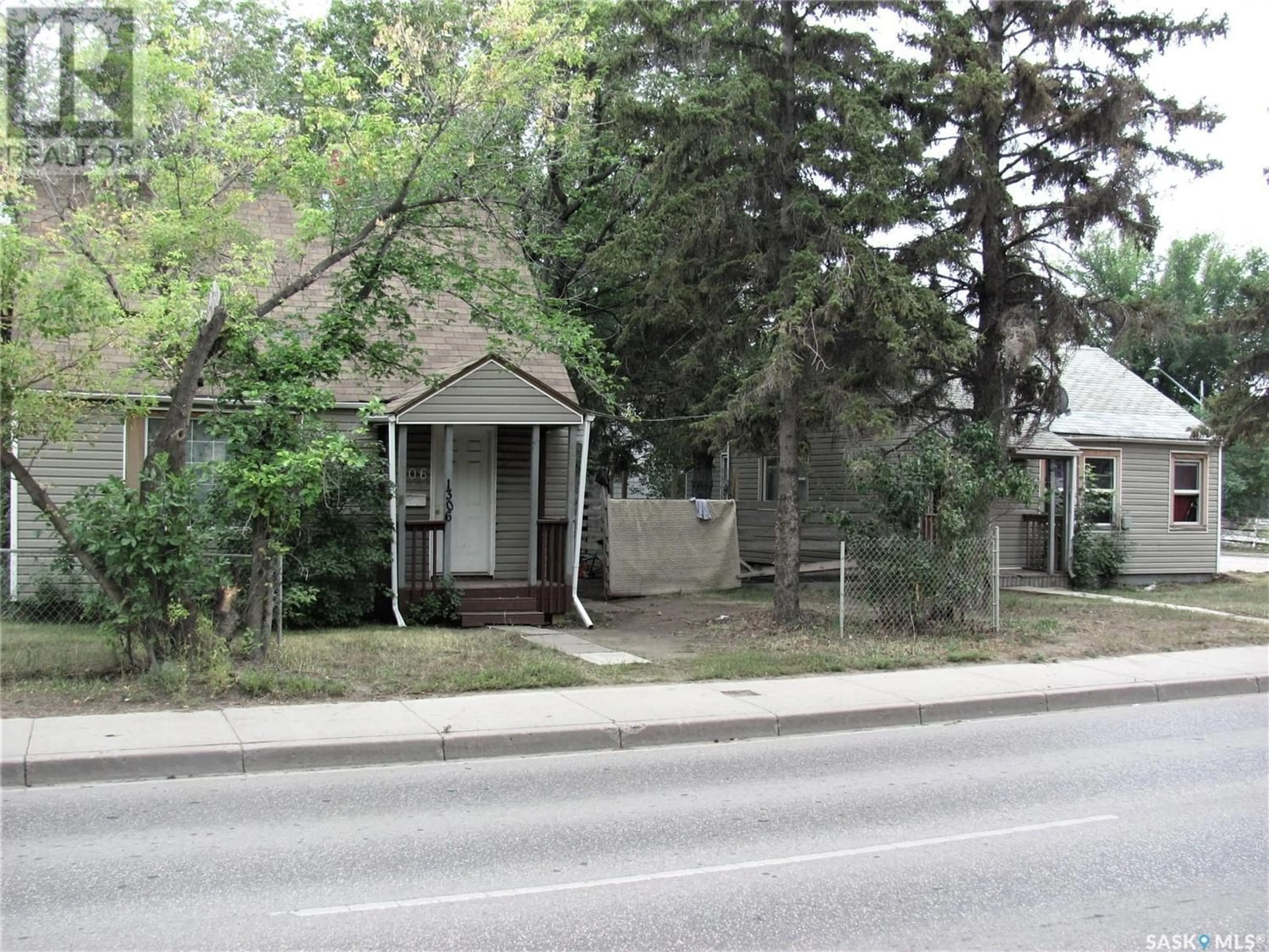 Frontside or backside of a home for 1306 Idylwyld DRIVE N, Saskatoon Saskatchewan S7L1A4