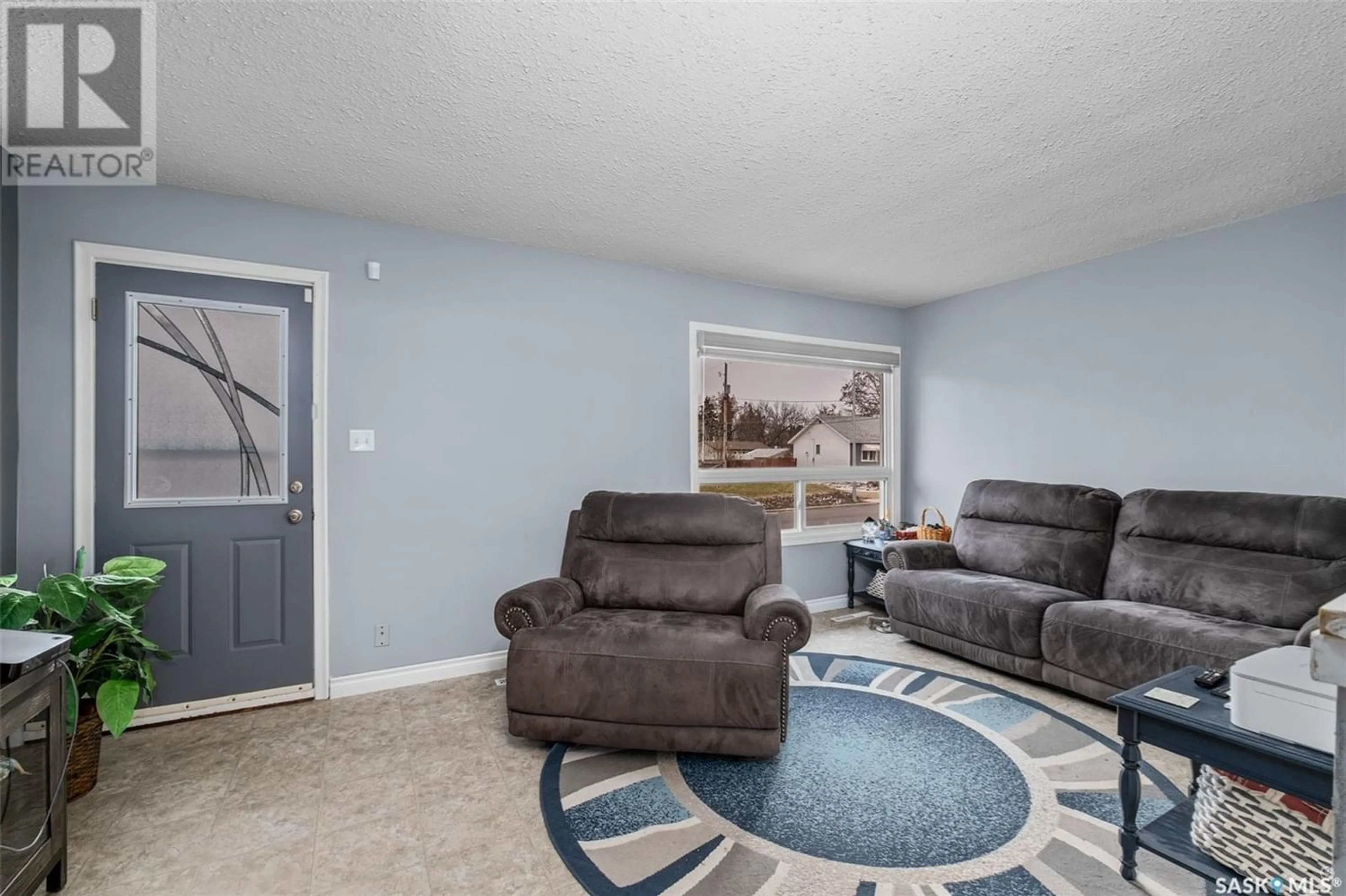 Living room for 479 24th STREET E, Prince Albert Saskatchewan S6V1R9