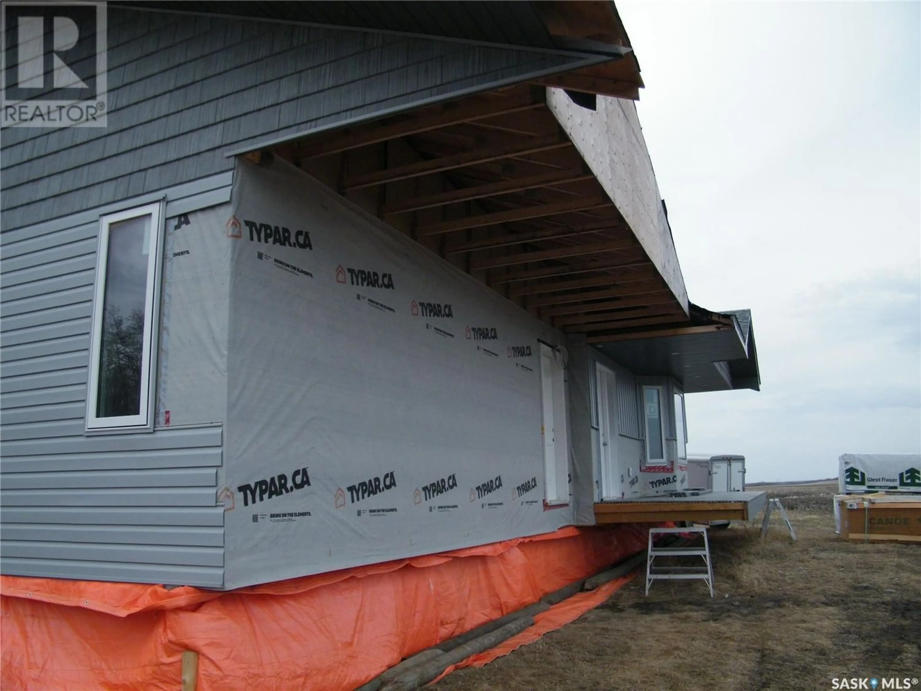 Home with vinyl exterior material for 14 Scott BAY, Muenster Saskatchewan S0K2Y0