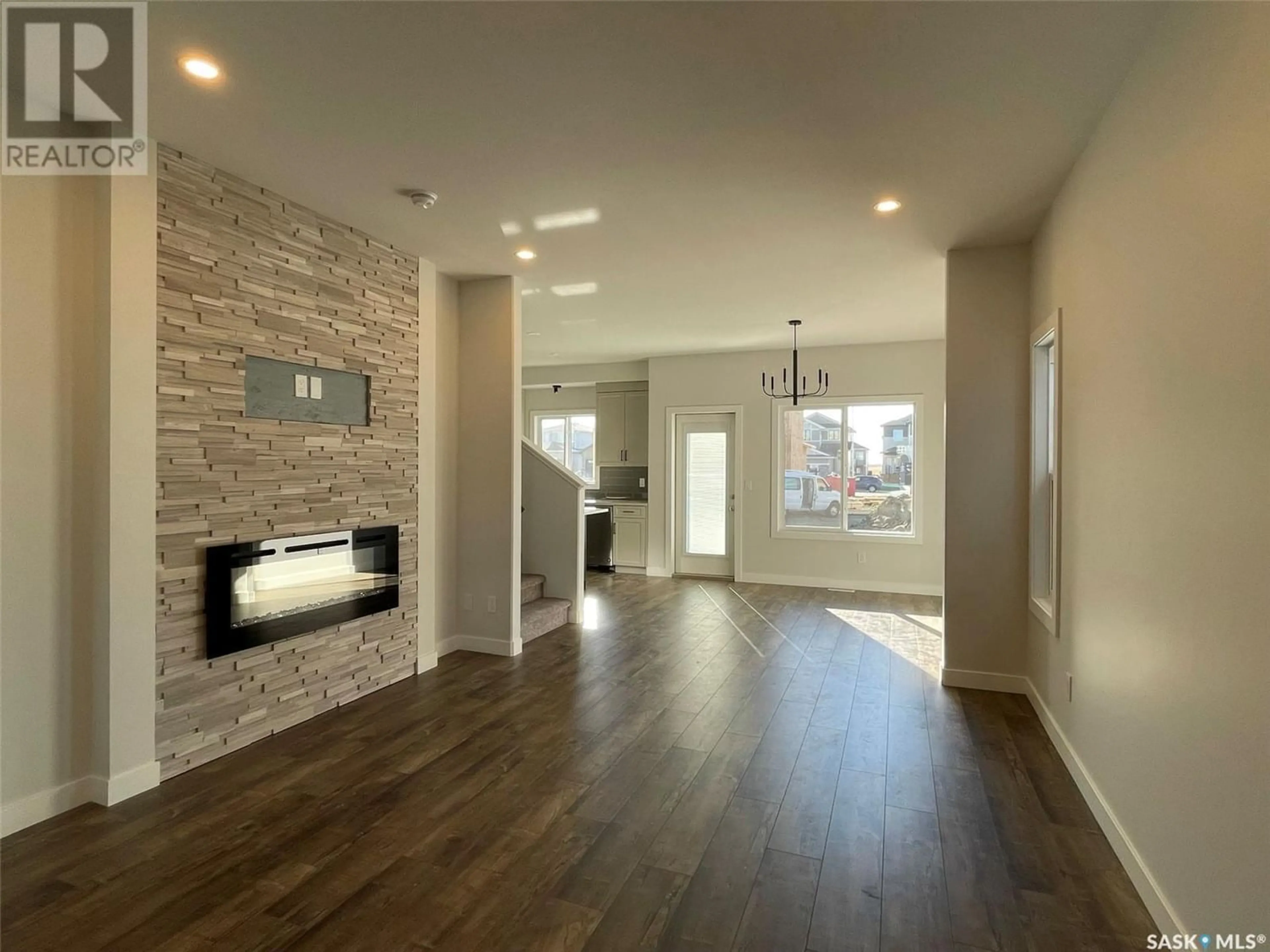 Indoor entryway for 346 Pepper PLACE, Saskatoon Saskatchewan S7V1S7