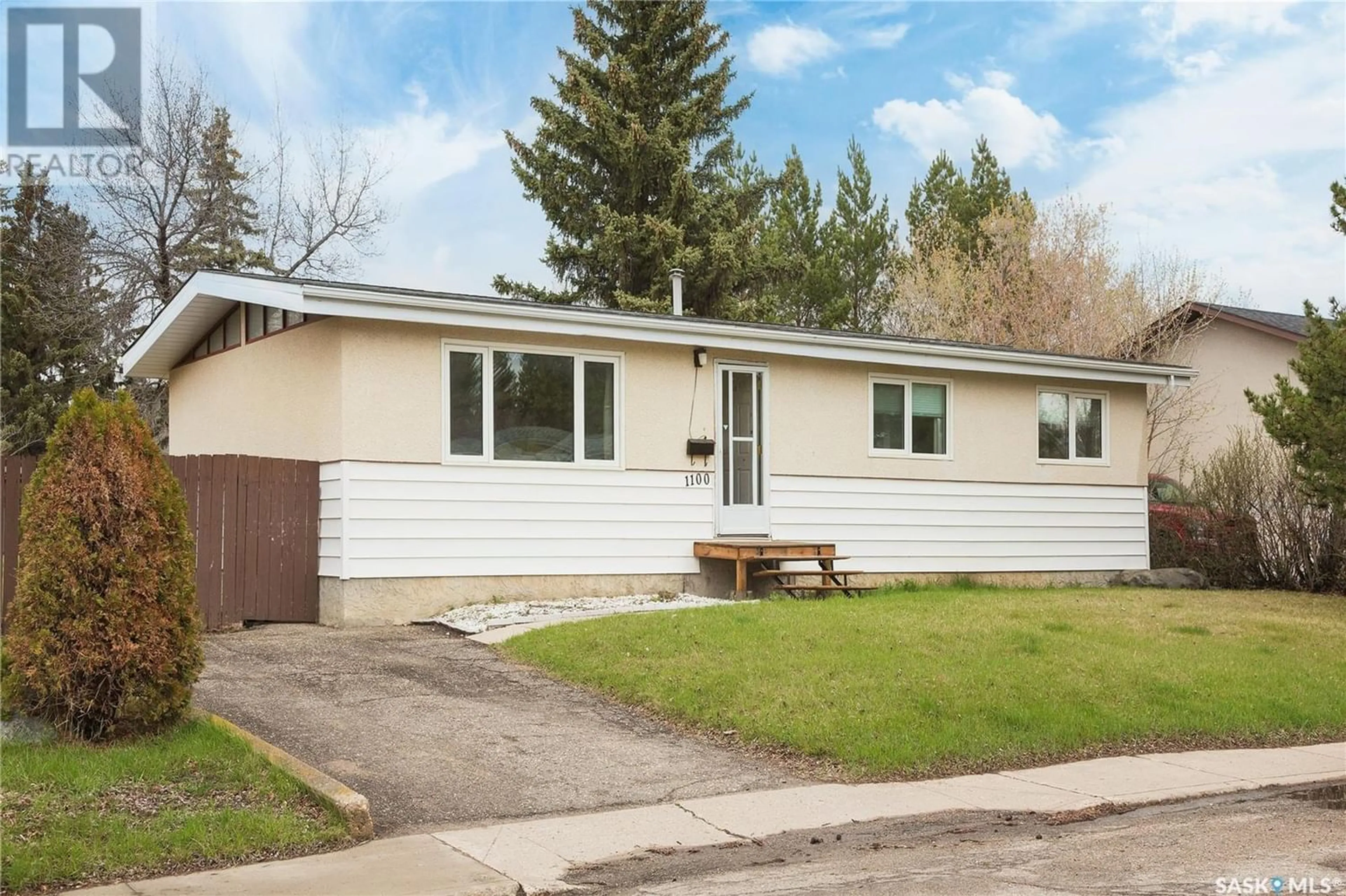 Frontside or backside of a home for 1100 Knox PLACE, Prince Albert Saskatchewan S6V2T9