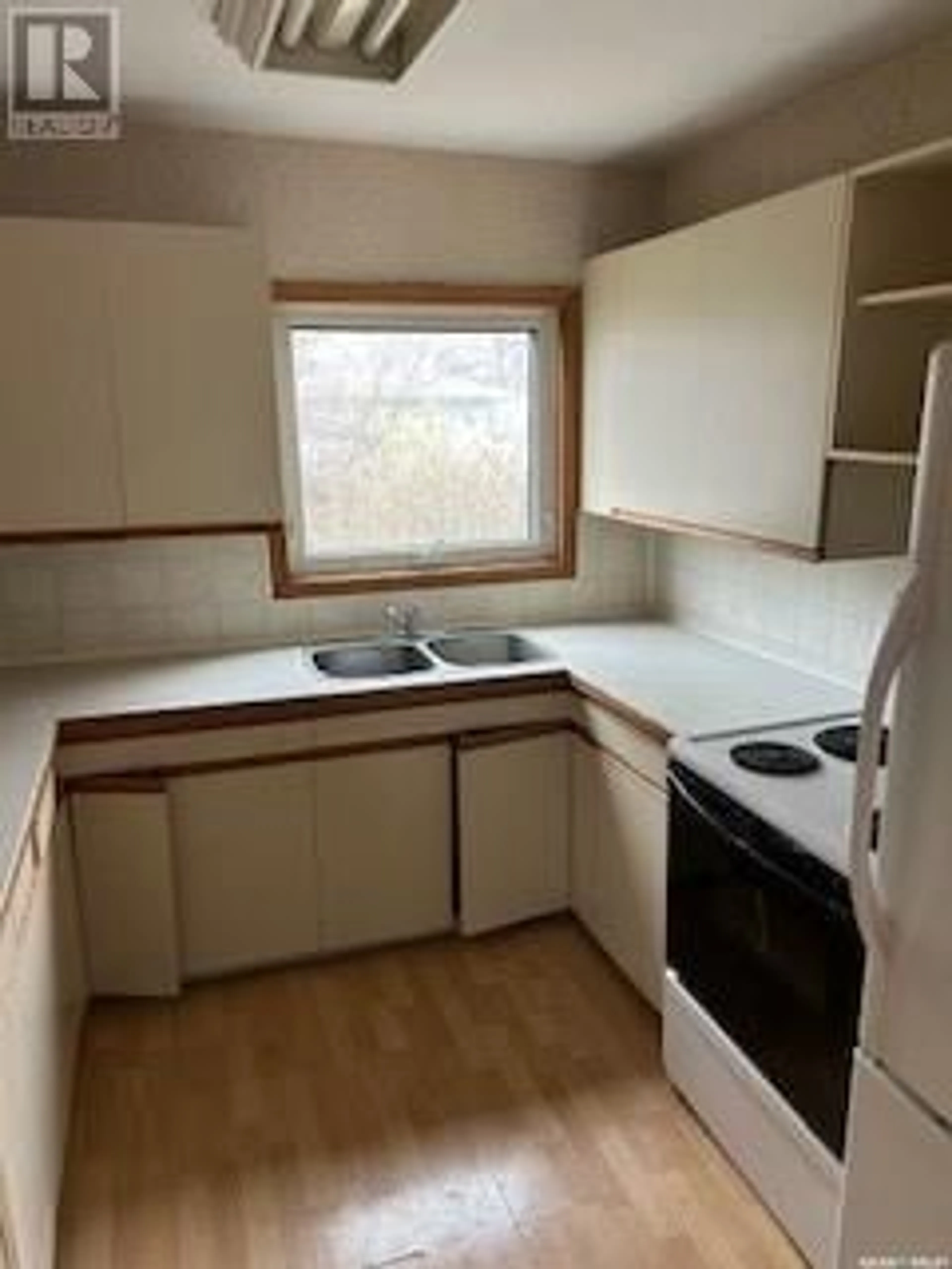 Standard kitchen for 350 Osler STREET, Regina Saskatchewan S4R1V7