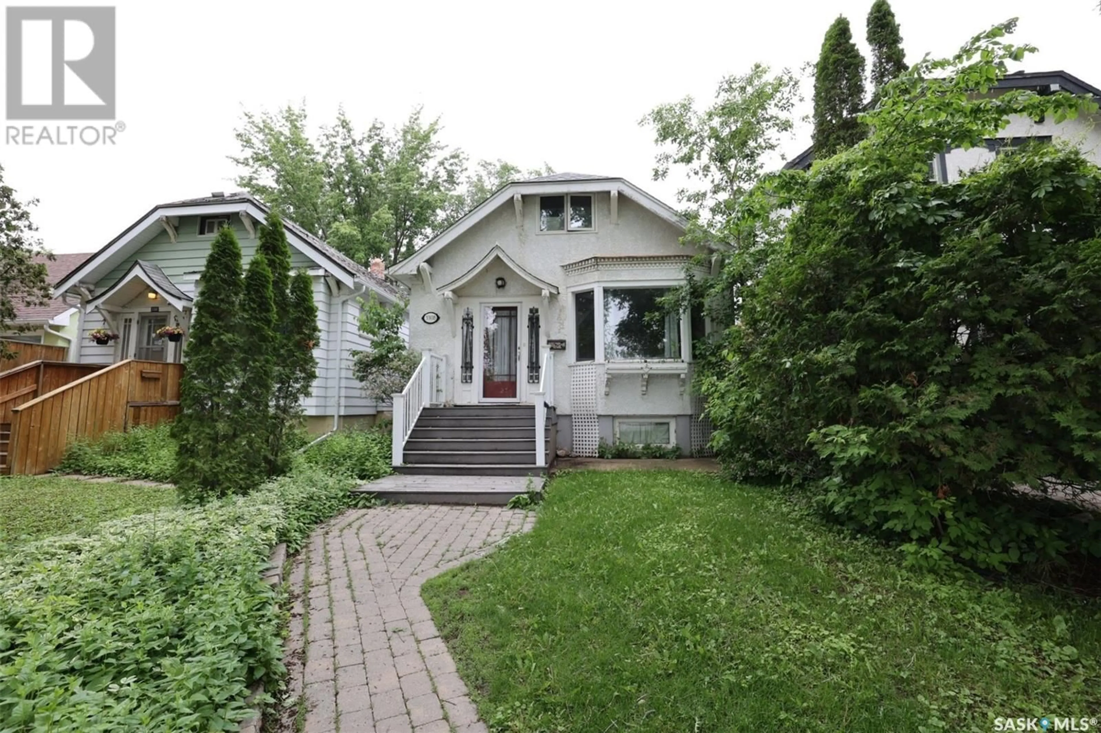 Frontside or backside of a home for 3308 COLLEGE AVENUE, Regina Saskatchewan S4T1W2