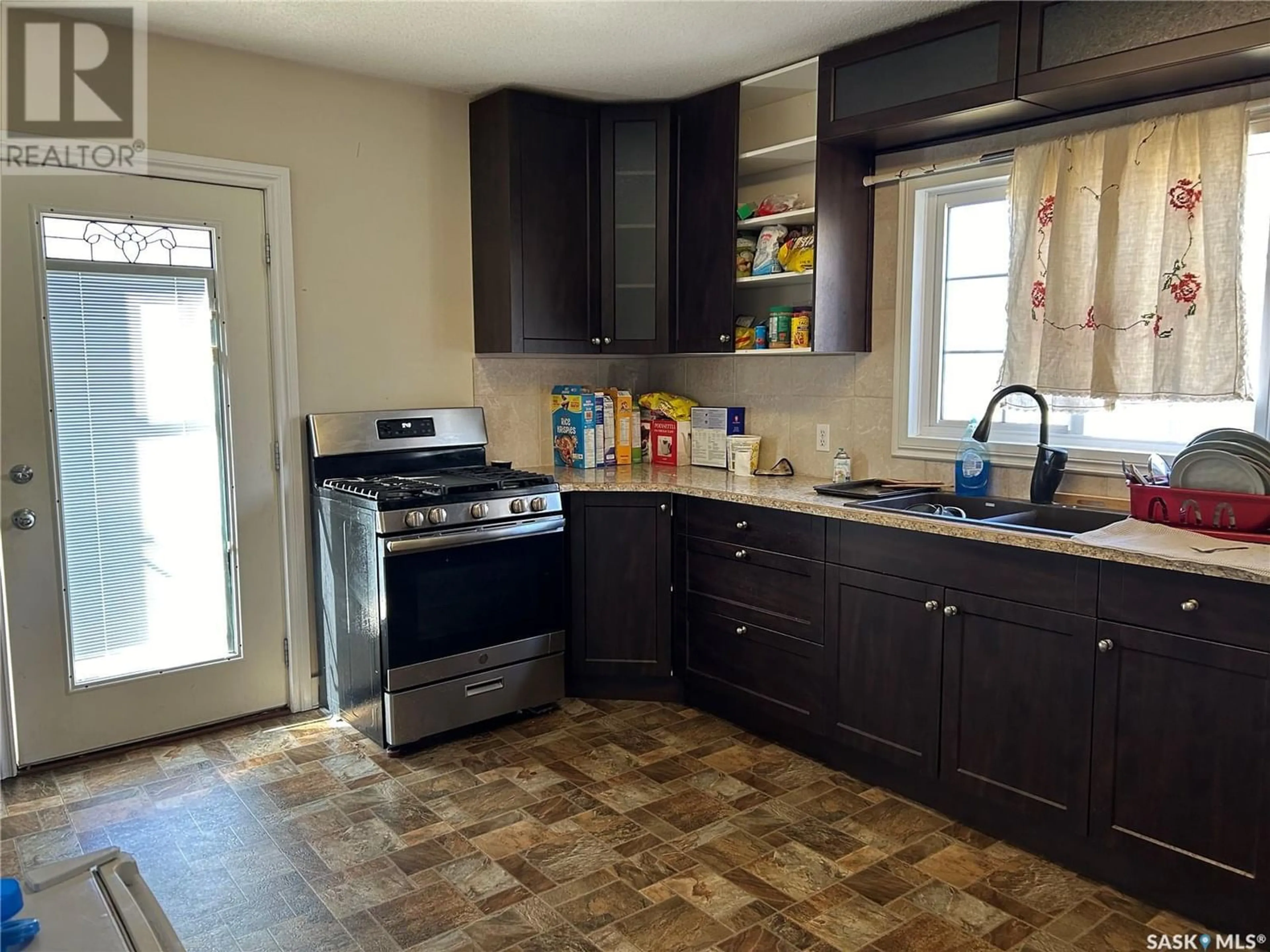 Kitchen, wood floors, cottage for Miller Acreage, Ponass Lake Rm No. 367 Saskatchewan S0E1M0