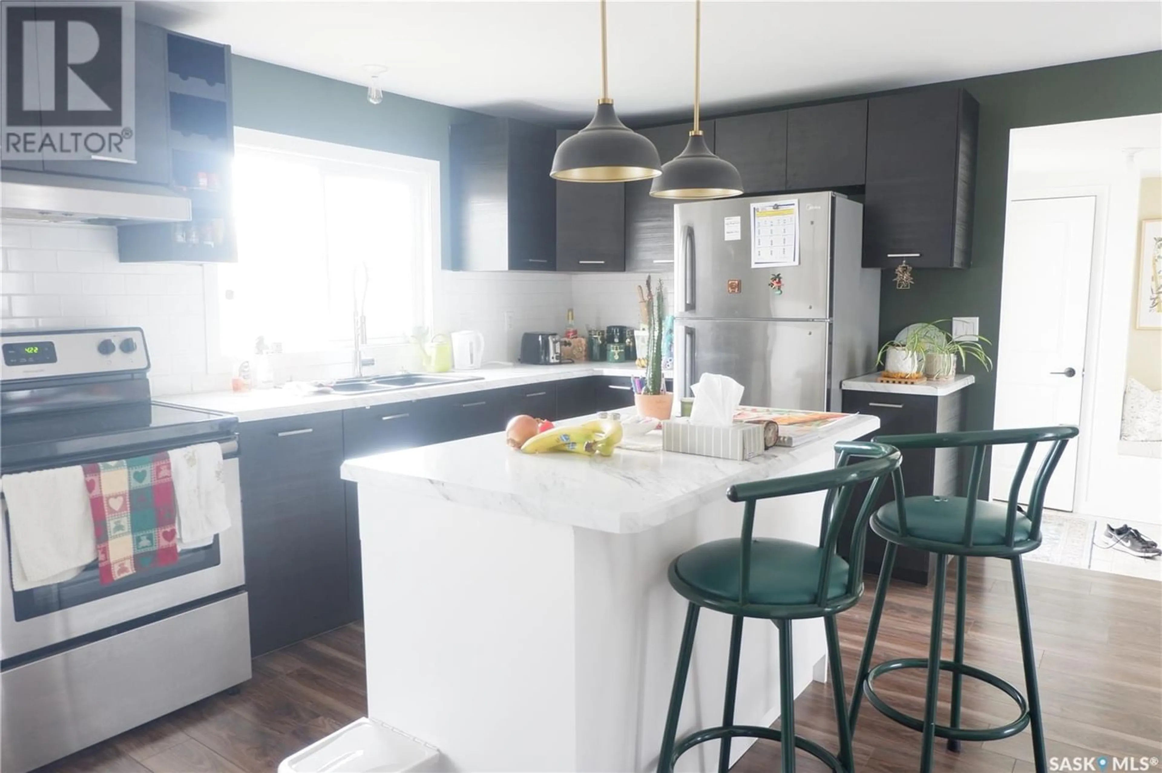 Contemporary kitchen for 244 3rd AVENUE E, Gravelbourg Saskatchewan S0H1X0