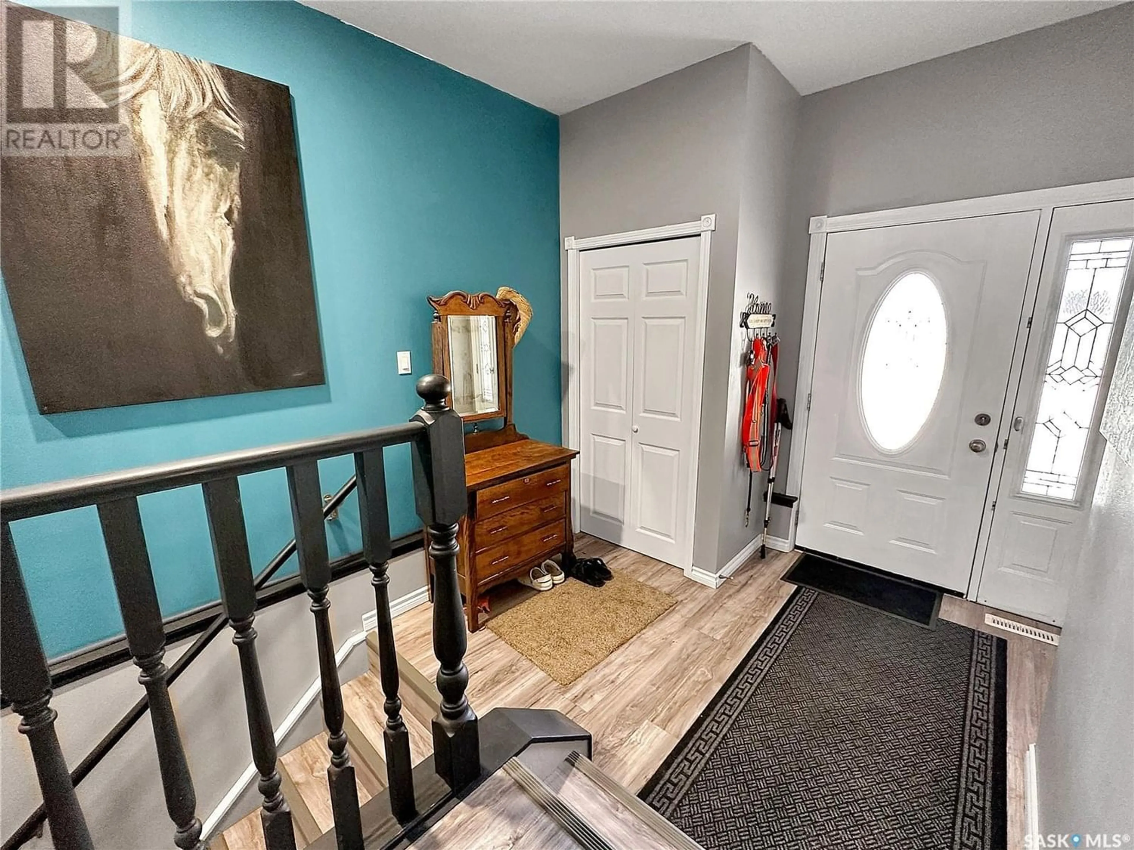 Indoor entryway for 1000 Carlton DRIVE, Esterhazy Saskatchewan S0A0X0