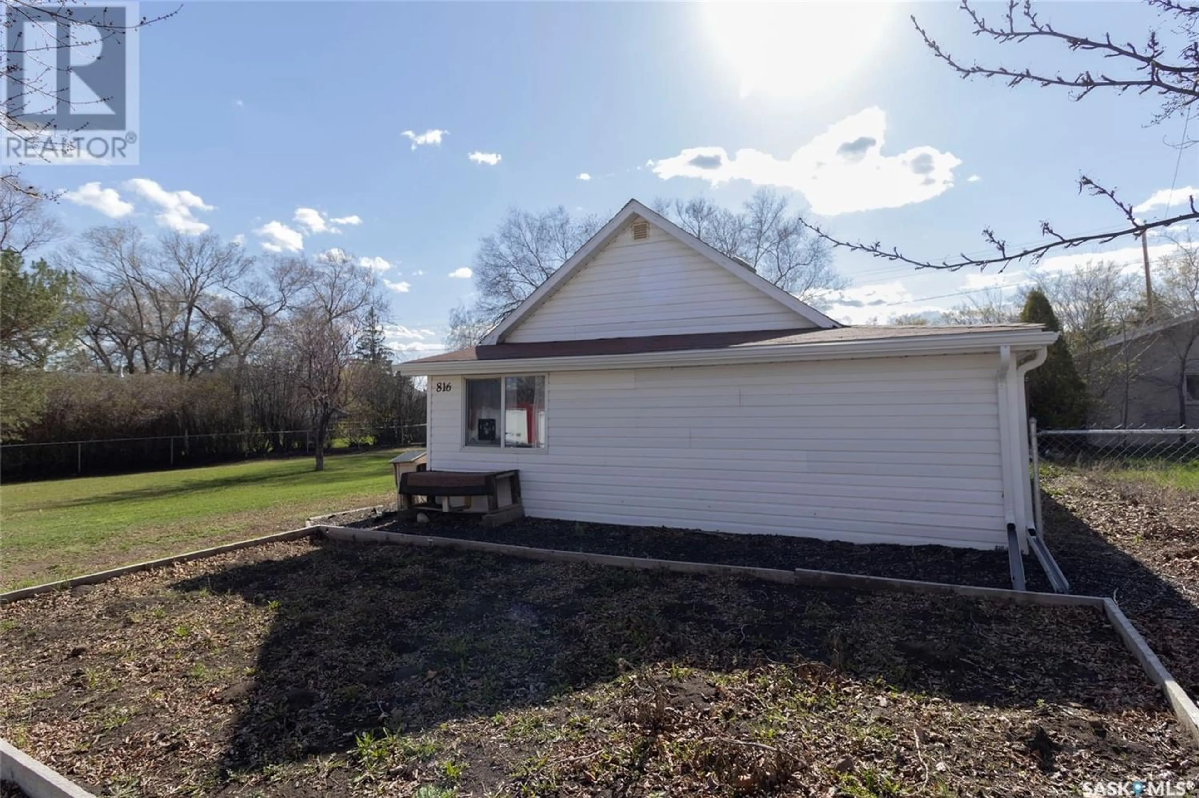 Frontside or backside of a home, cottage for 816 7th STREET, Perdue Saskatchewan S0K3C0