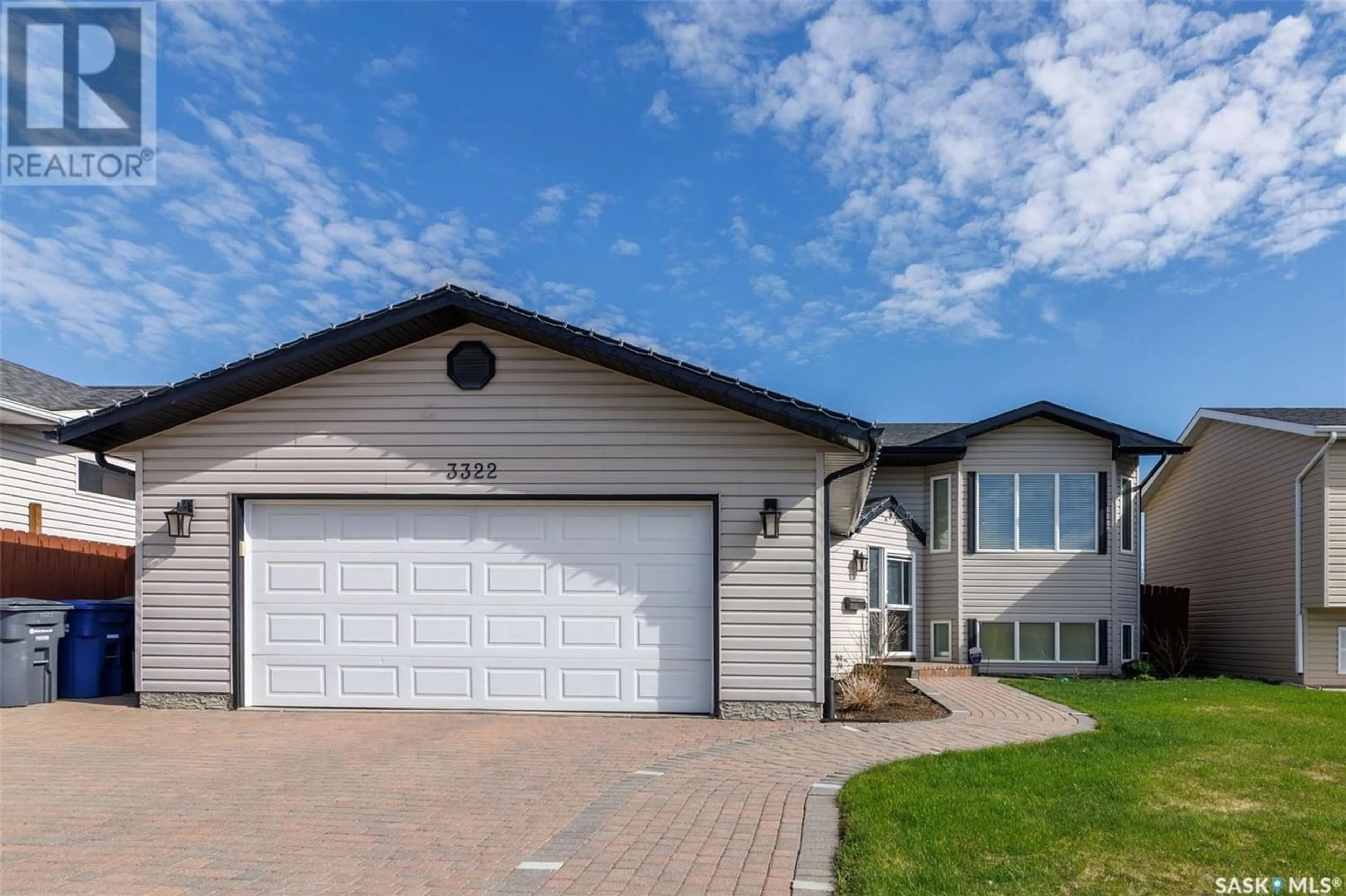 Frontside or backside of a home for 3322 37th STREET W, Saskatoon Saskatchewan S7L7H6