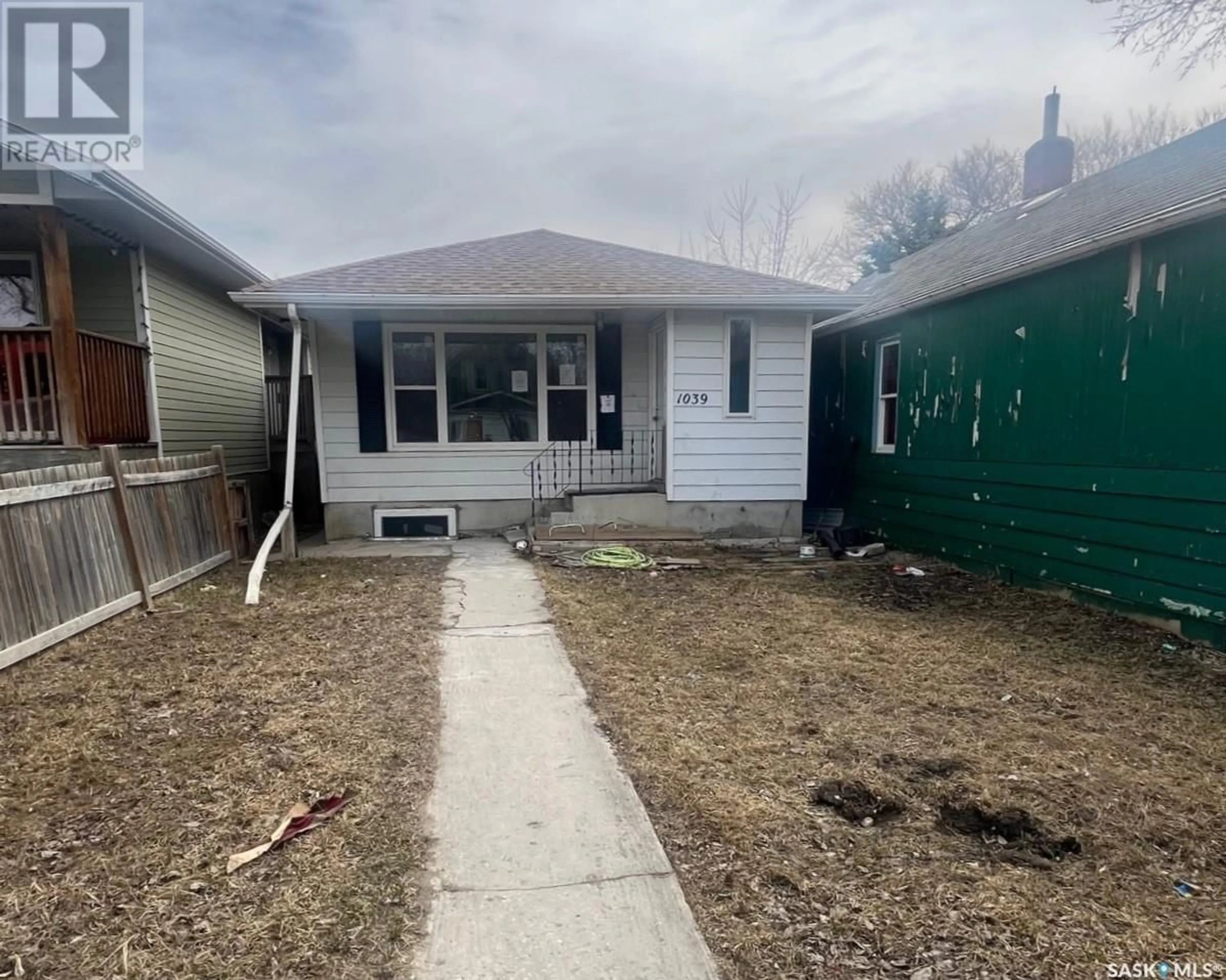 Frontside or backside of a home for 1039 Rae STREET, Regina Saskatchewan S4T2B7