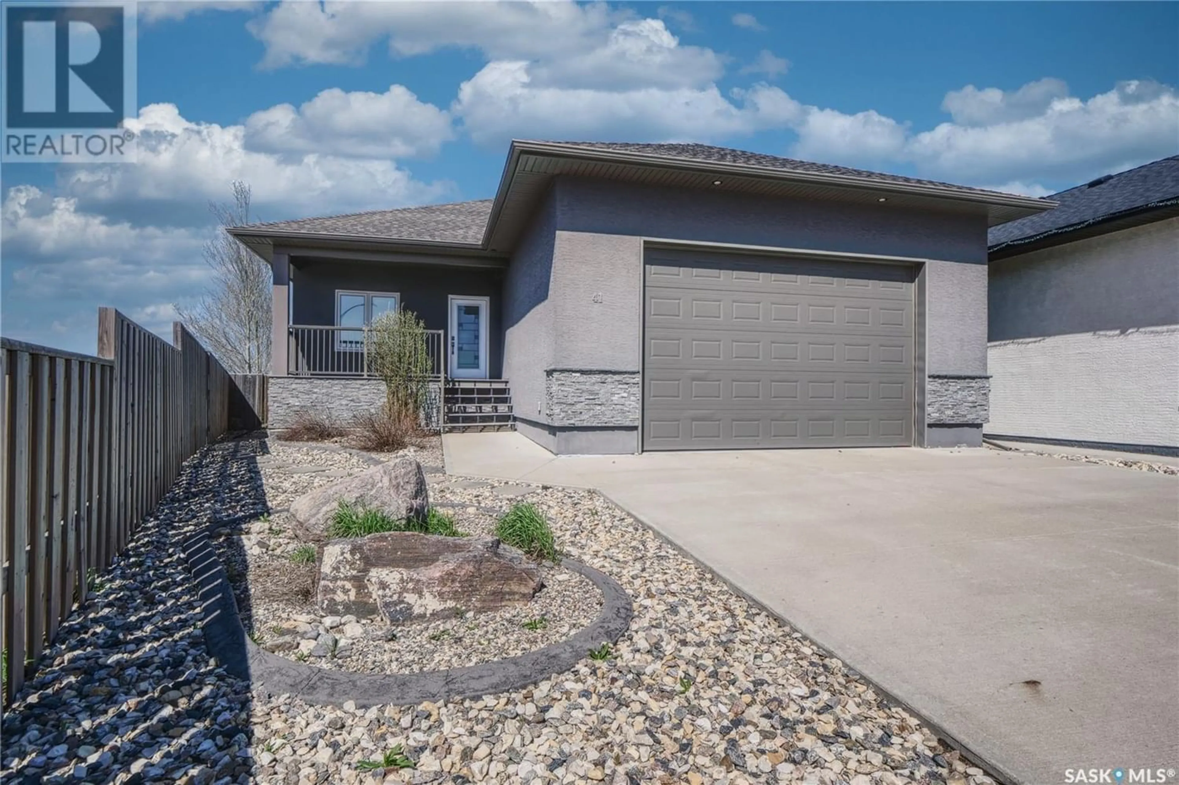 Frontside or backside of a home for 41 Hodges CRESCENT, Moose Jaw Saskatchewan S6J0B1