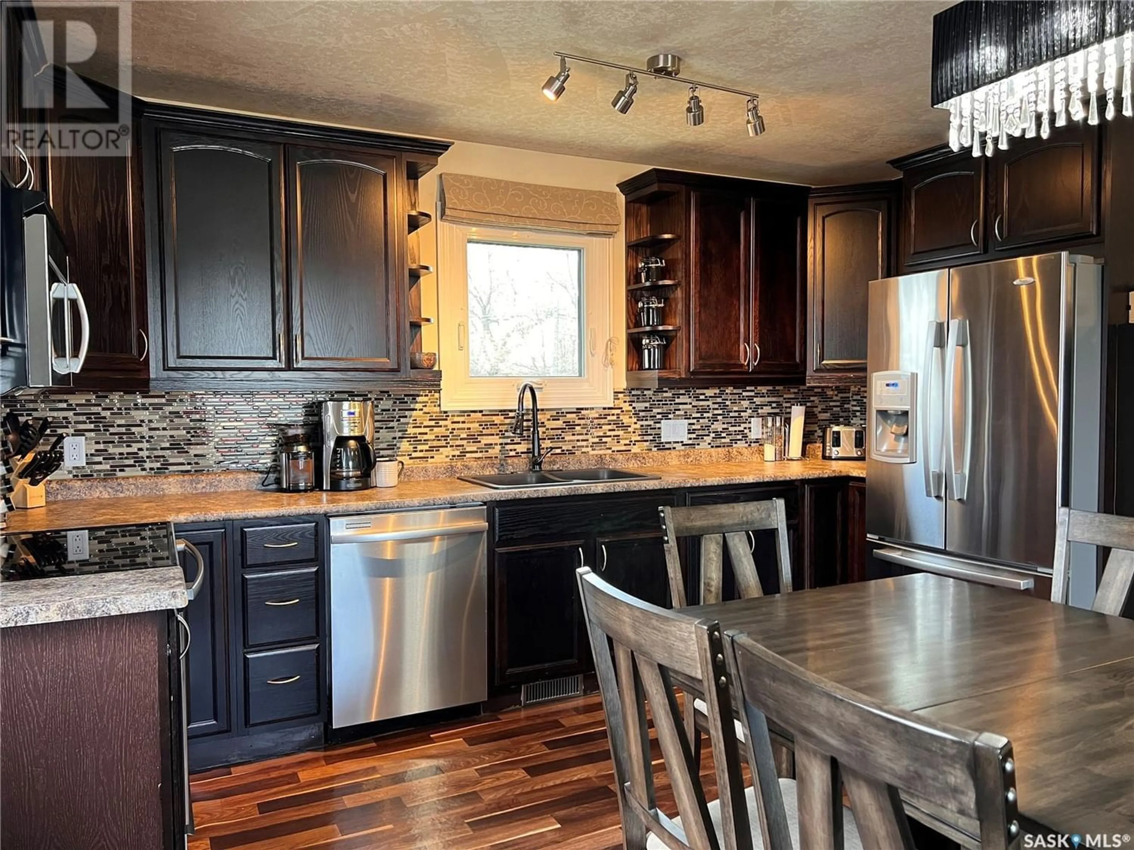 Rustic kitchen for 203 Bergmann AVENUE, Wynyard Saskatchewan S0A4T0