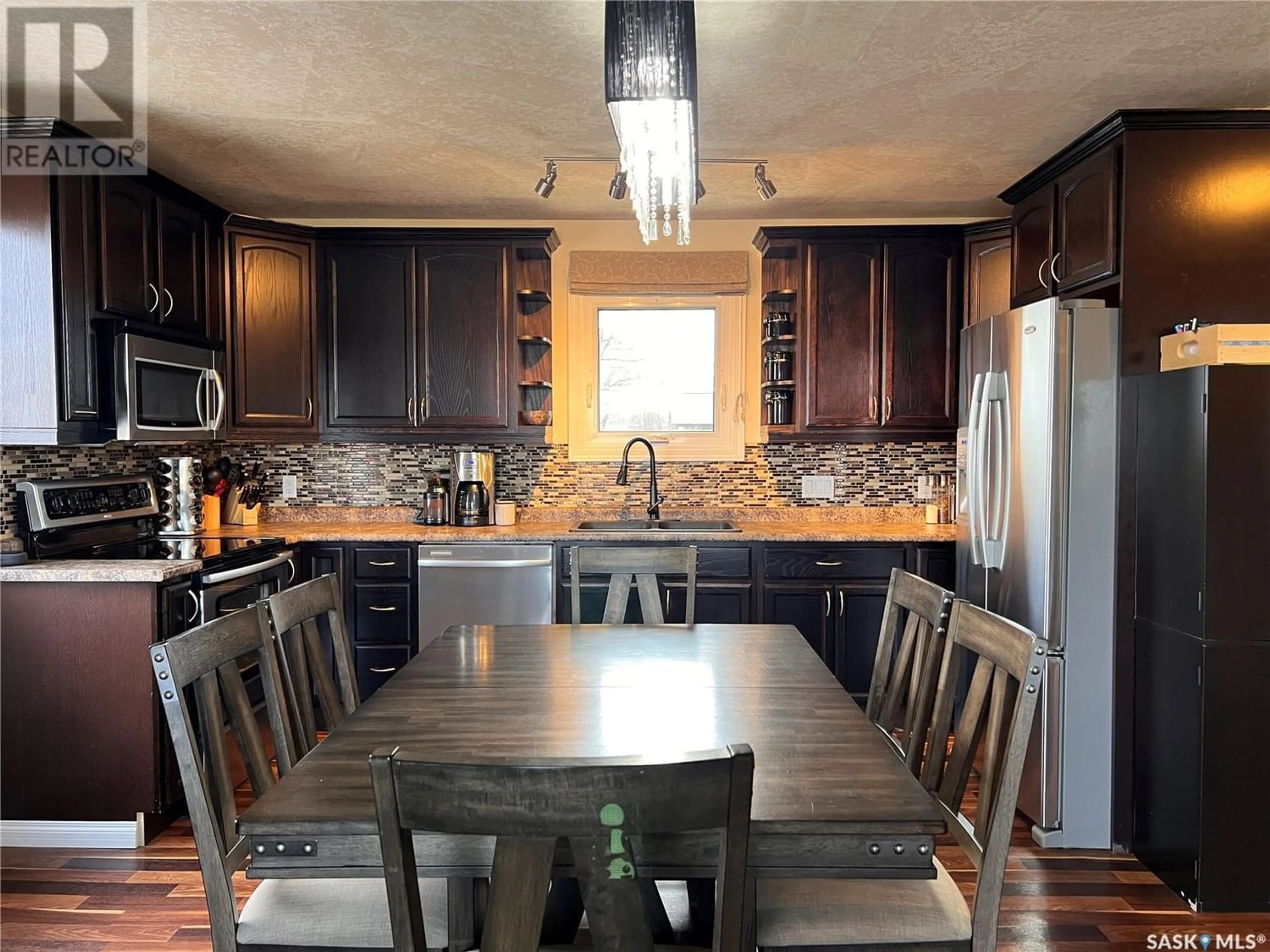 Rustic kitchen for 203 Bergmann AVENUE, Wynyard Saskatchewan S0A4T0