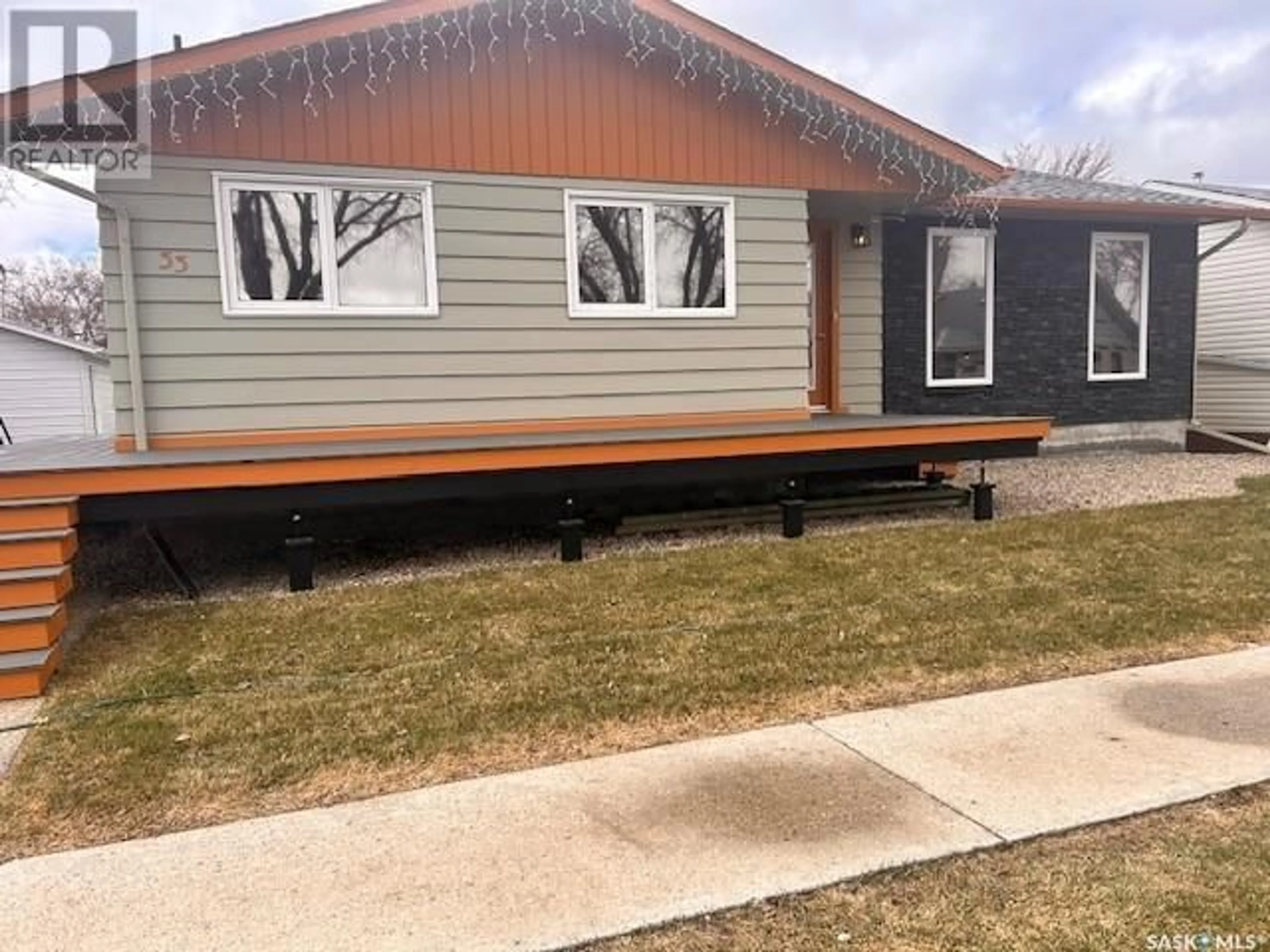 Frontside or backside of a home for 33 Second AVENUE NW, Preeceville Saskatchewan S0A3B0