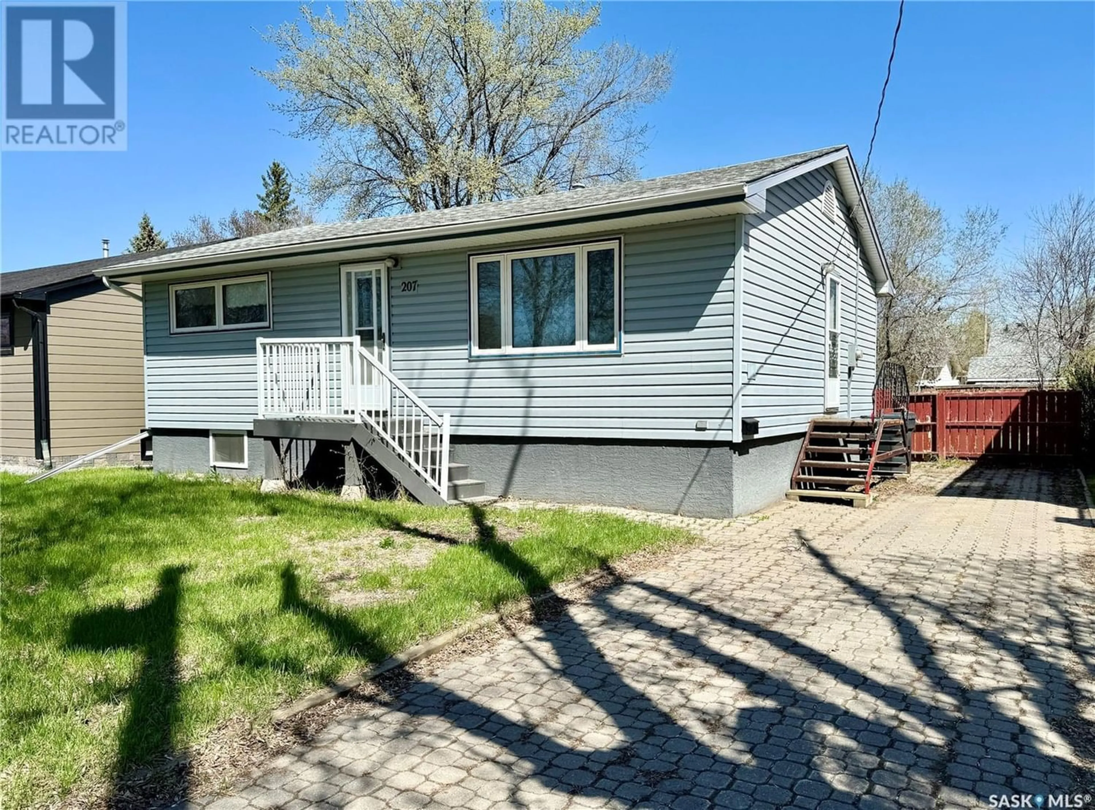 Frontside or backside of a home for 207 Fifth AVENUE N, Yorkton Saskatchewan S3N0Z5