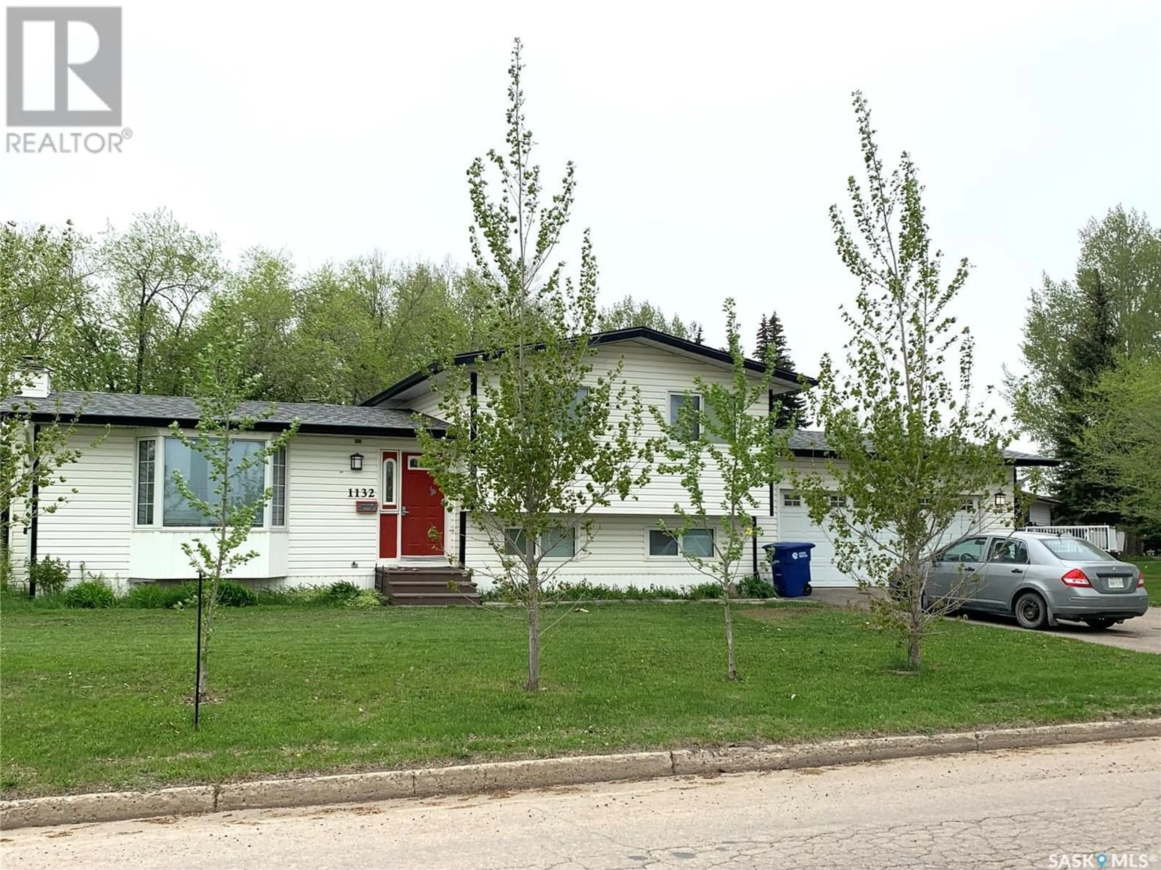 Outside view for 1132 Gordon STREET, Moosomin Saskatchewan S0G3N0