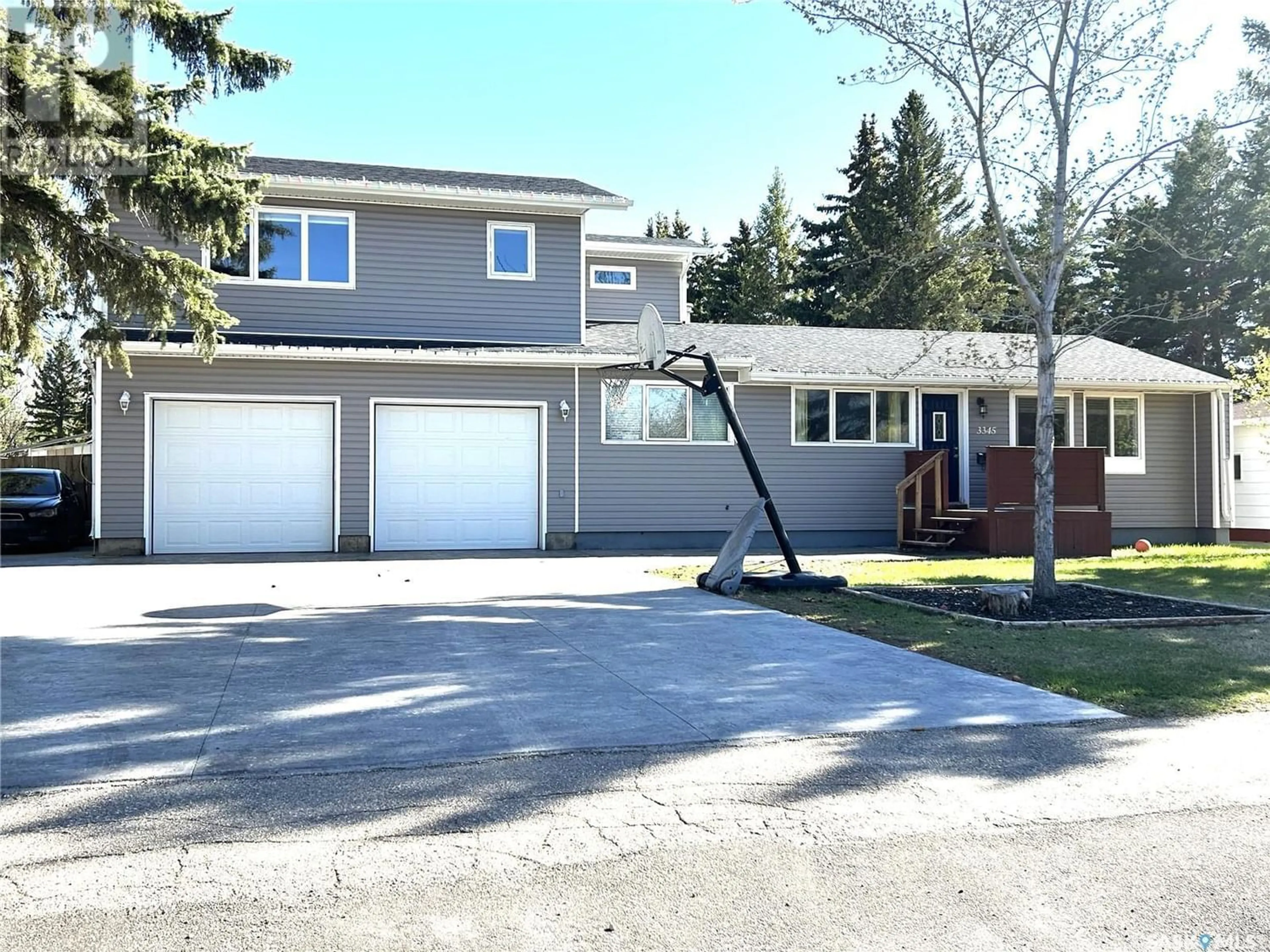 Frontside or backside of a home for 3345 11th STREET W, Saskatoon Saskatchewan S7M1K3