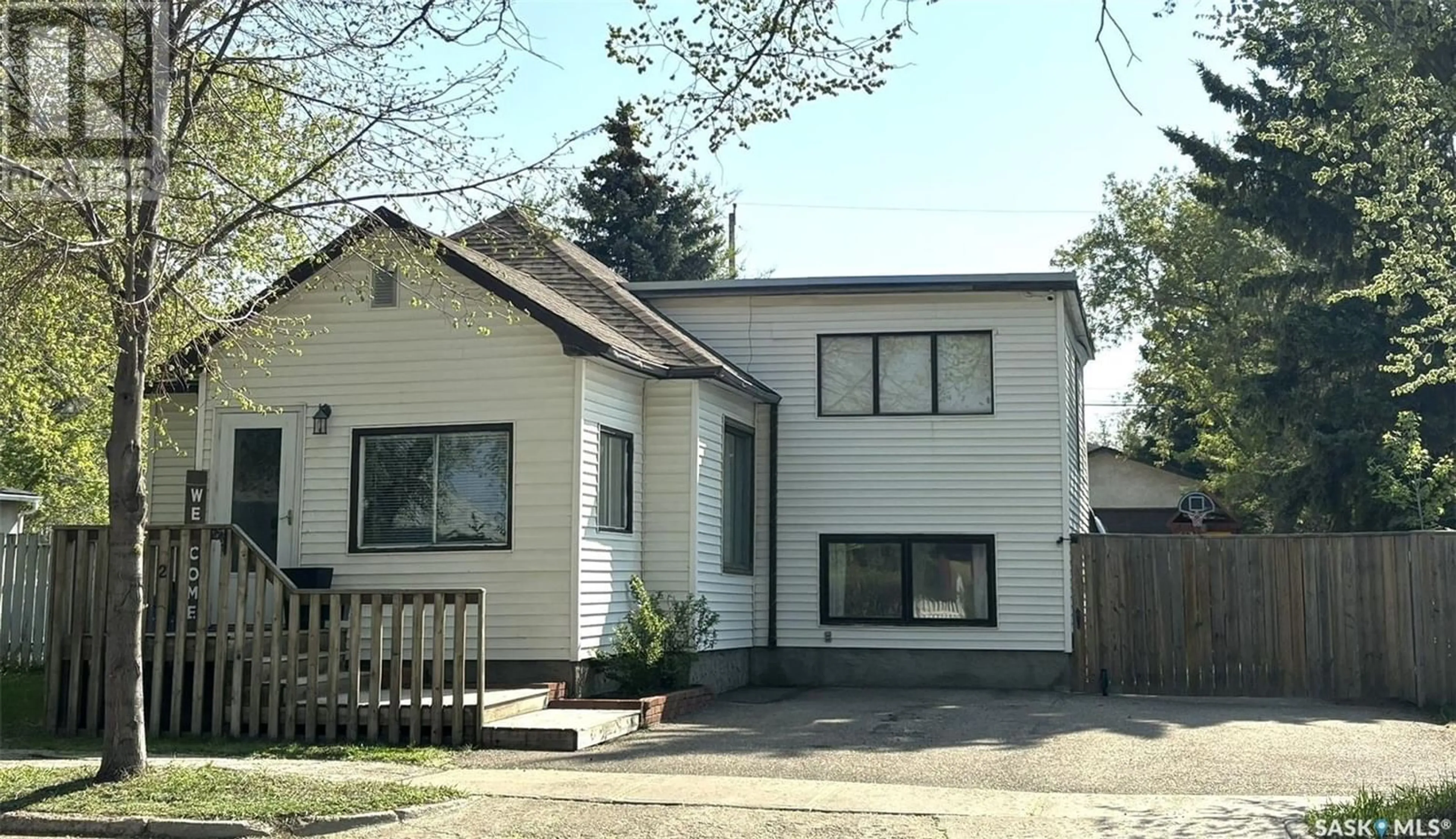 Outside view for 912 105th STREET, North Battleford Saskatchewan S9A1S3