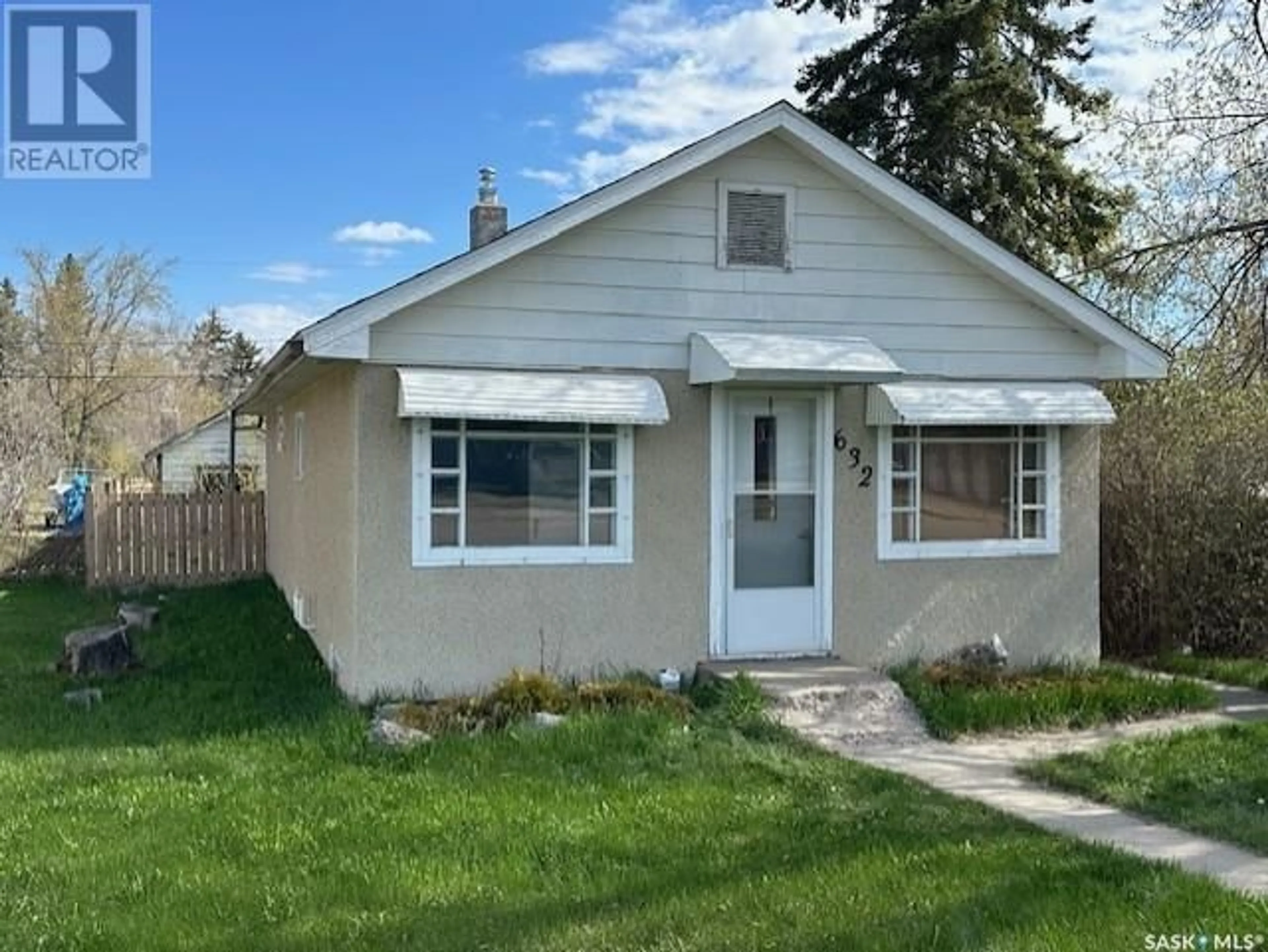 Frontside or backside of a home for 632 3rd AVENUE W, Melville Saskatchewan S0A2P0