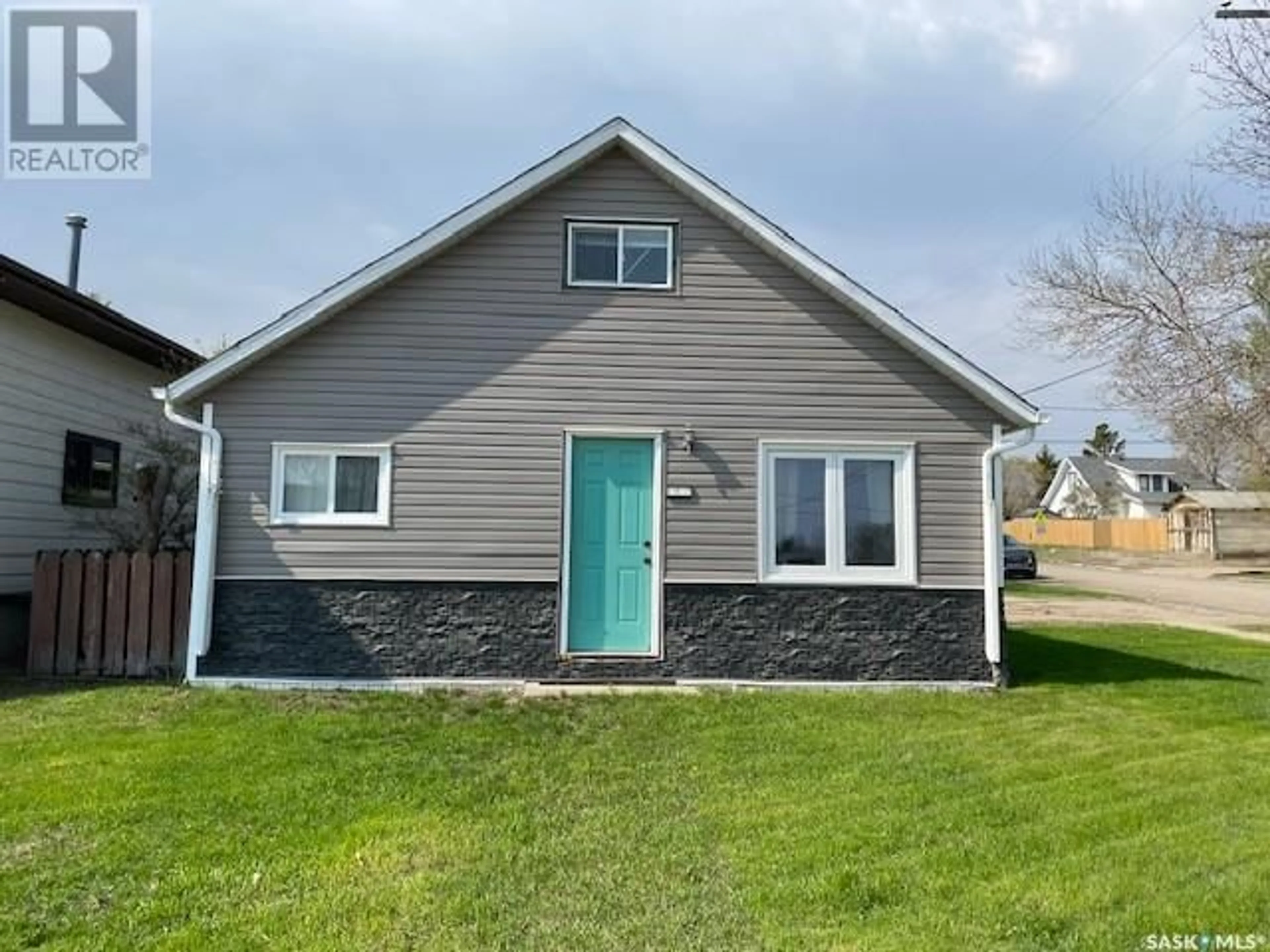Frontside or backside of a home for 147 Manitoba AVENUE, Kerrobert Saskatchewan S0L1R0