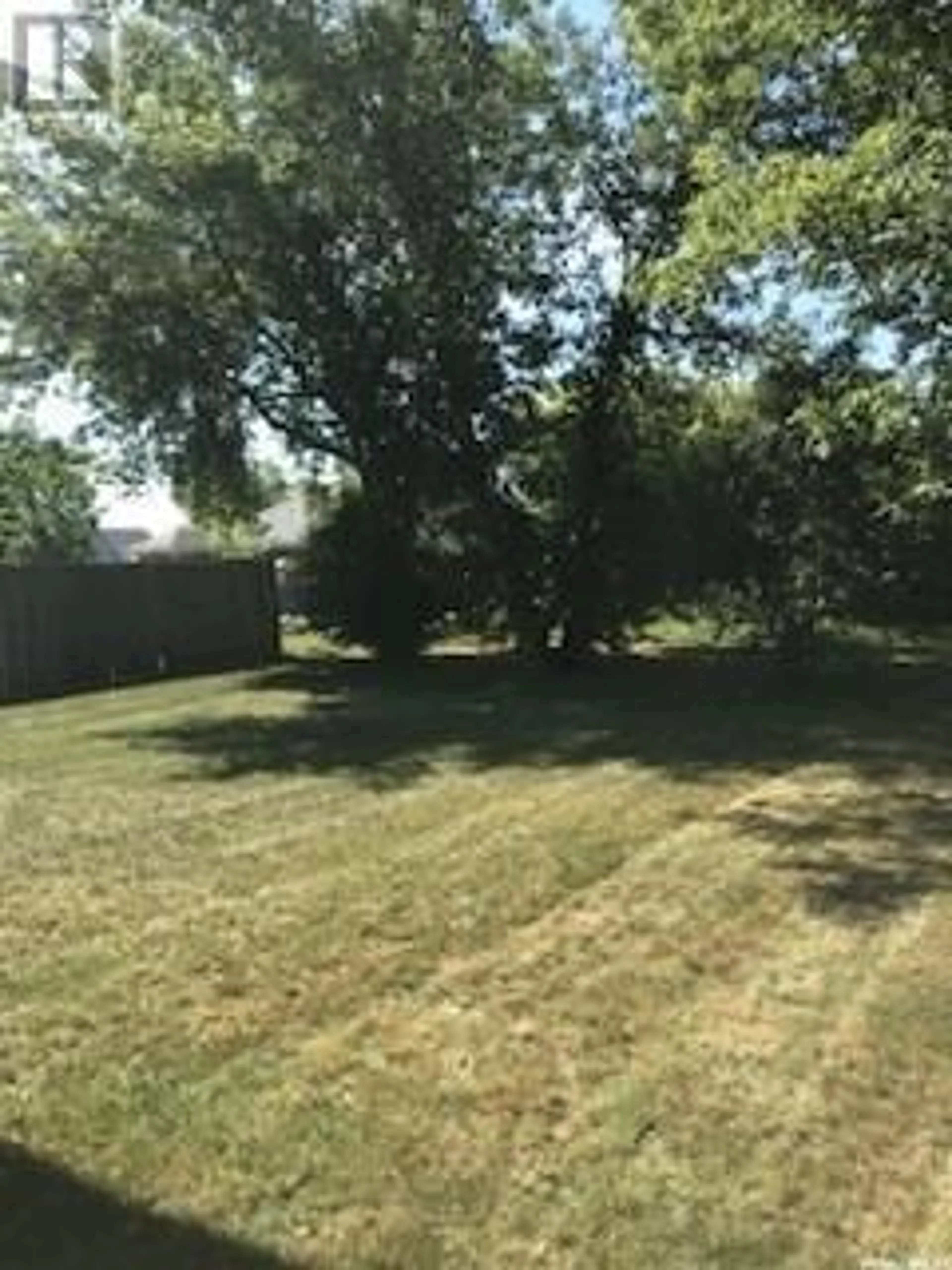 Fenced yard for 621 Beryl AVENUE, Oxbow Saskatchewan S0C2B0