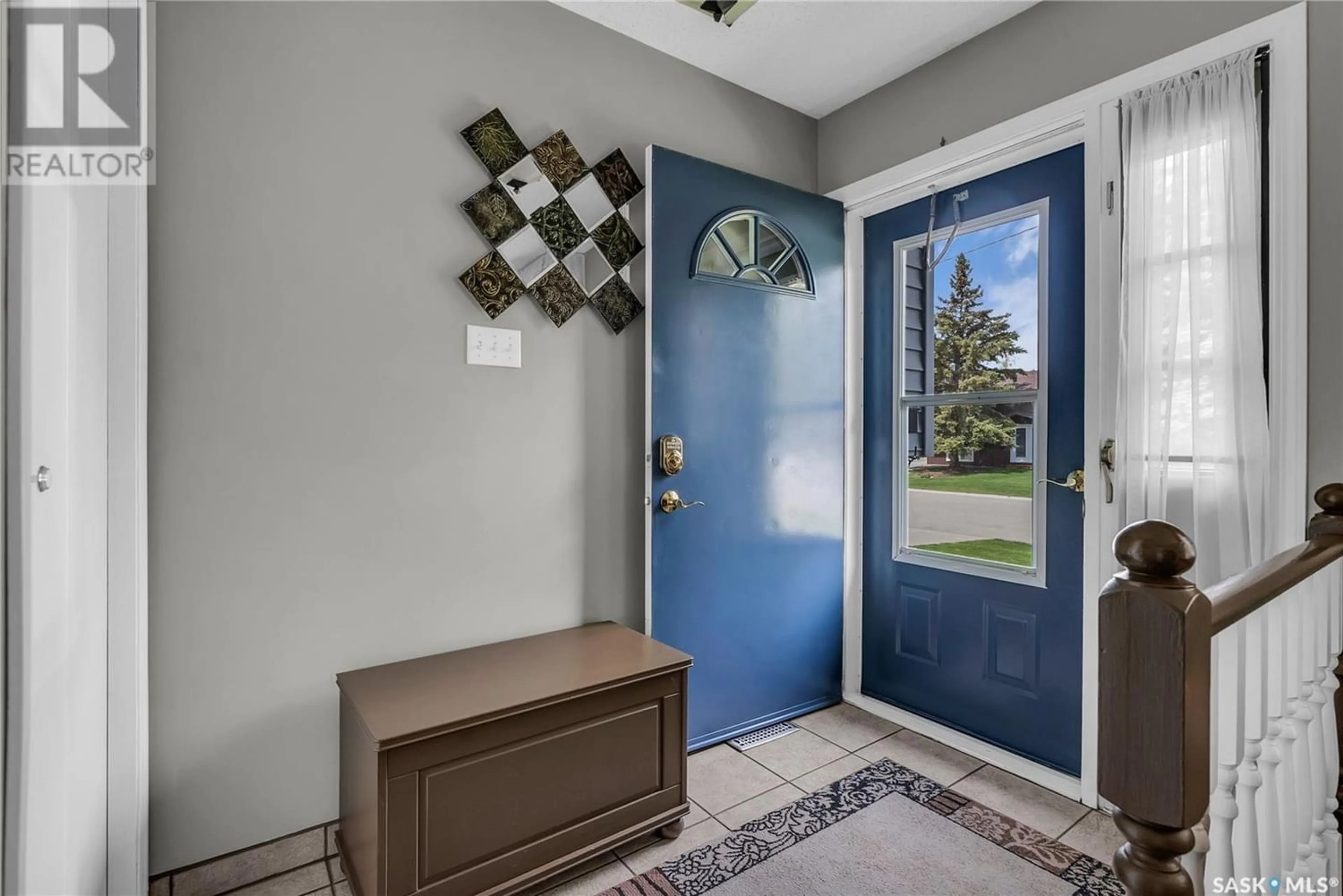 Indoor entryway for 3415 Cassino AVENUE, Saskatoon Saskatchewan S7M5E9