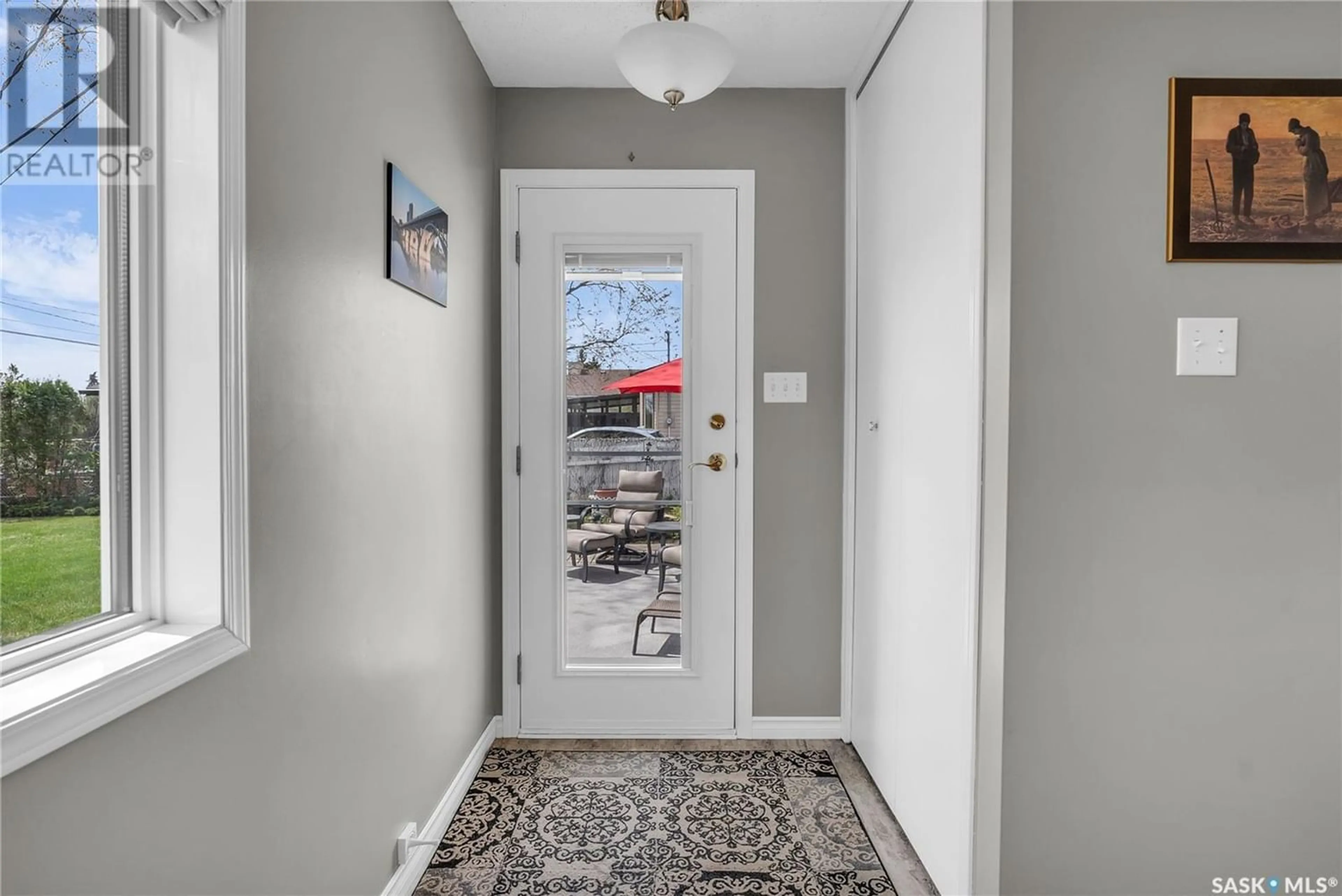 Indoor entryway for 3415 Cassino AVENUE, Saskatoon Saskatchewan S7M5E9