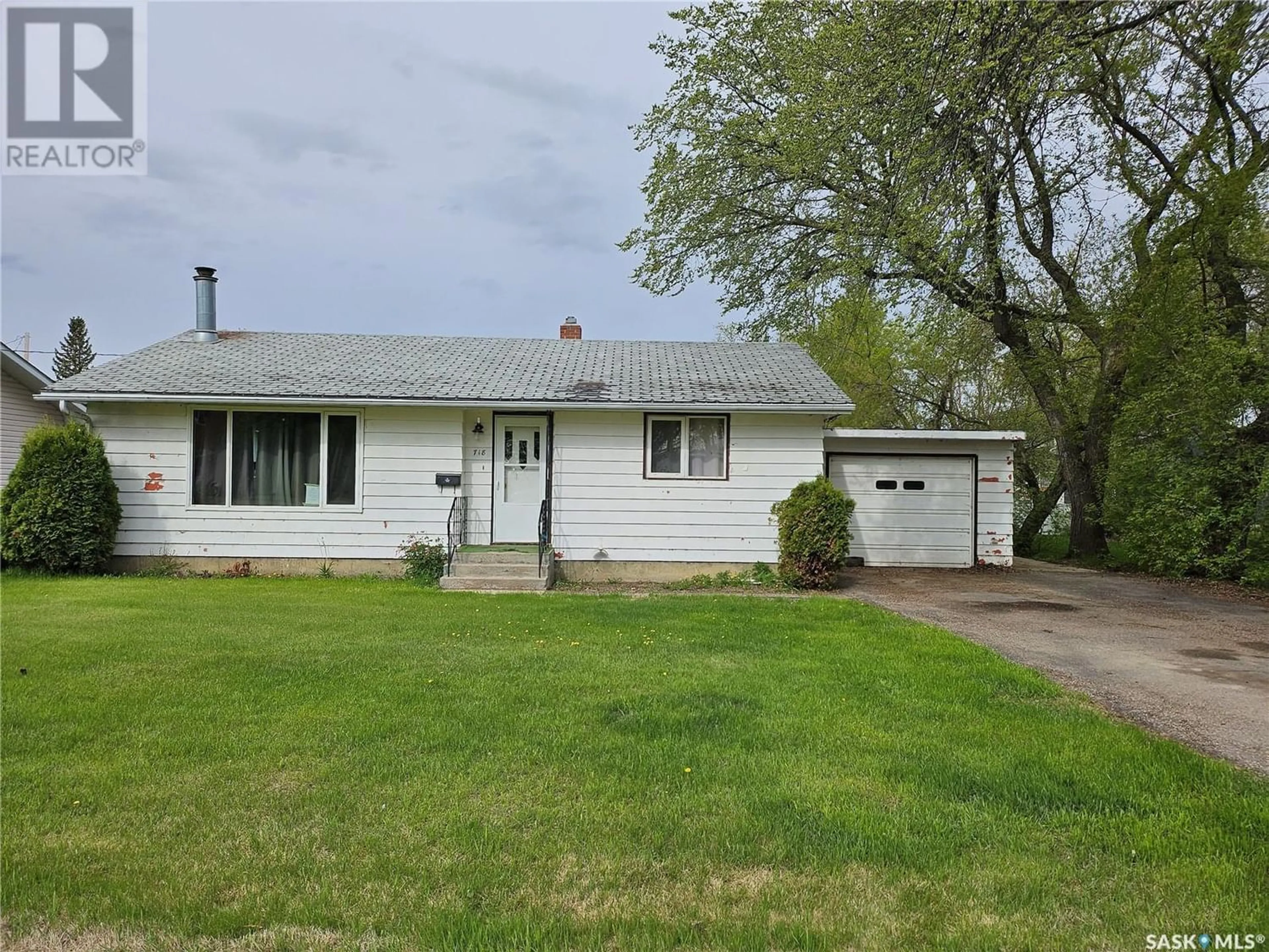 Frontside or backside of a home for 718 5th AVENUE W, Rosthern Saskatchewan S0K3R0