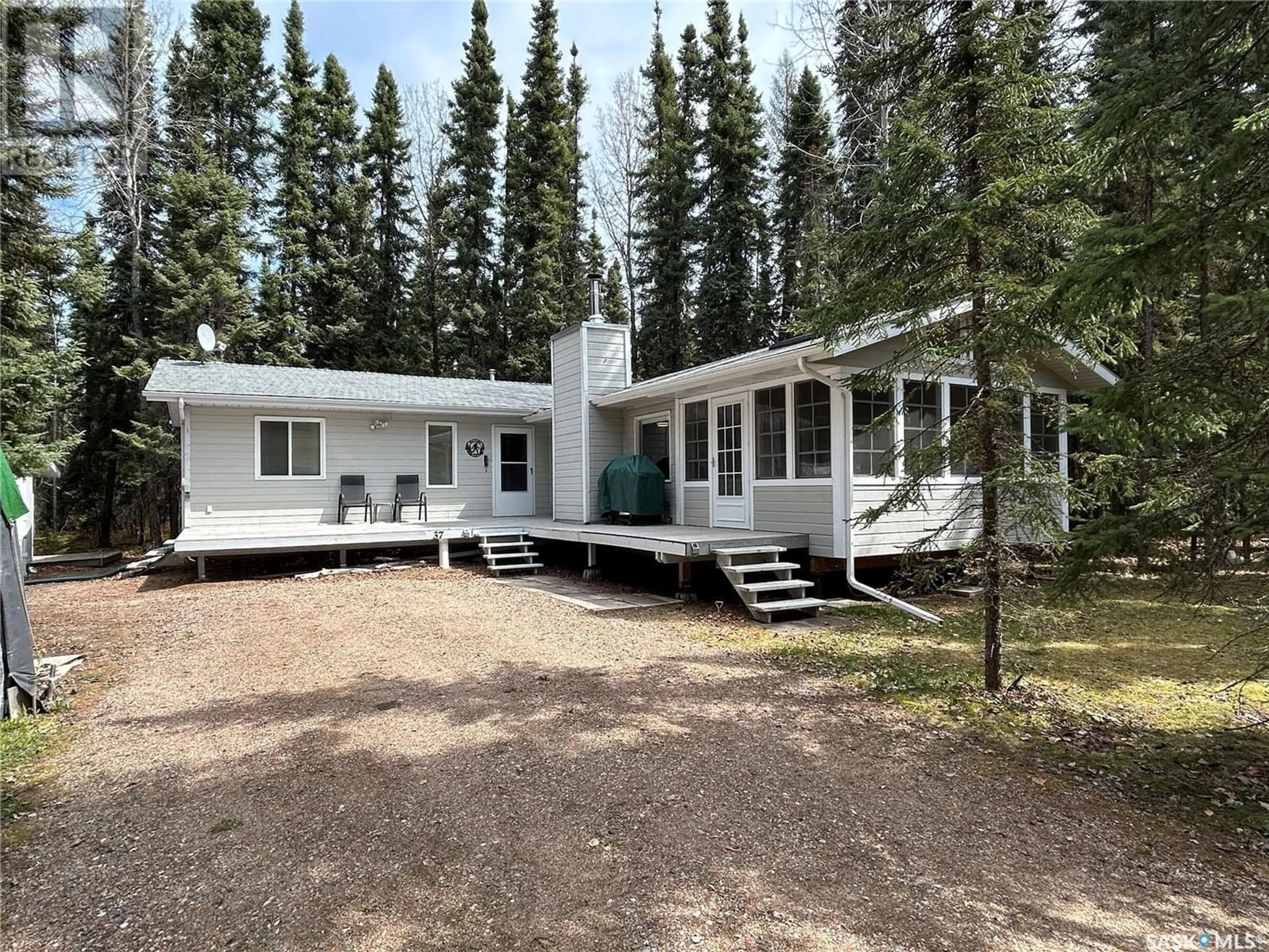 Cottage for 37 Saskatchewan DRIVE, Candle Lake Saskatchewan S0J3E0