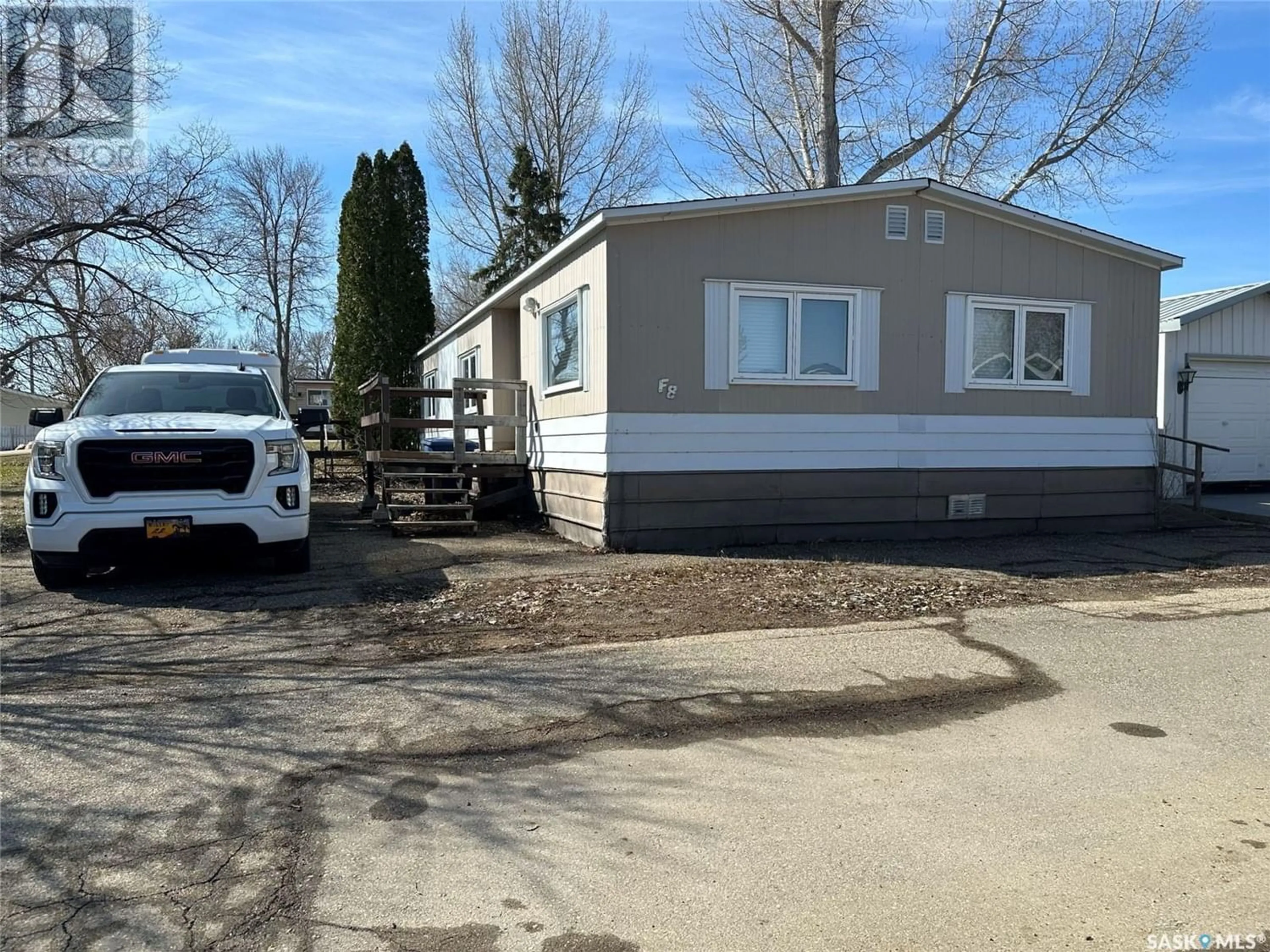 Outside view for F8 - 1455 9th AVENUE NE, Moose Jaw Saskatchewan S6J1C6