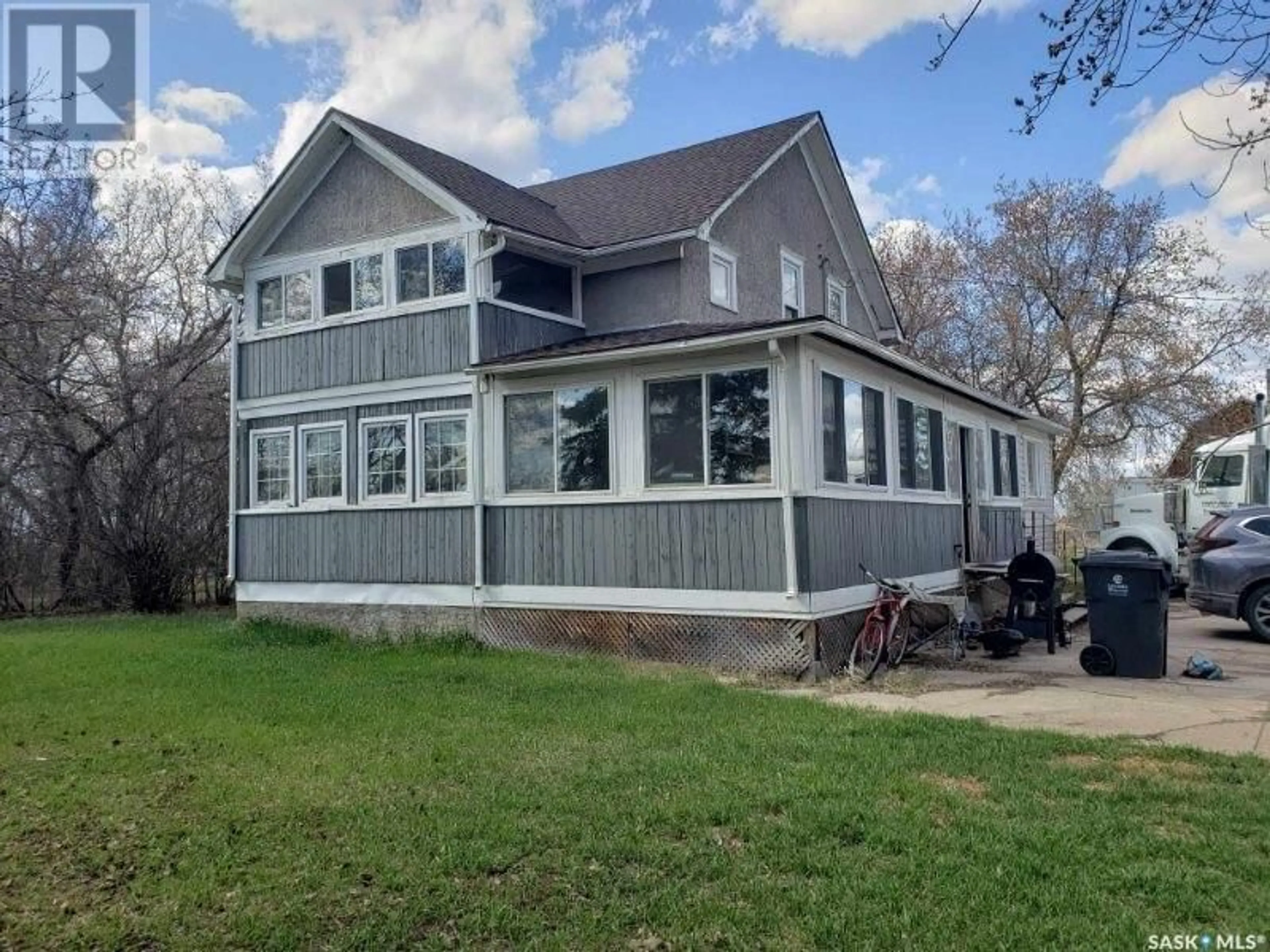 Frontside or backside of a home for 4001 3rd AVENUE, Laird Saskatchewan S0K2H0